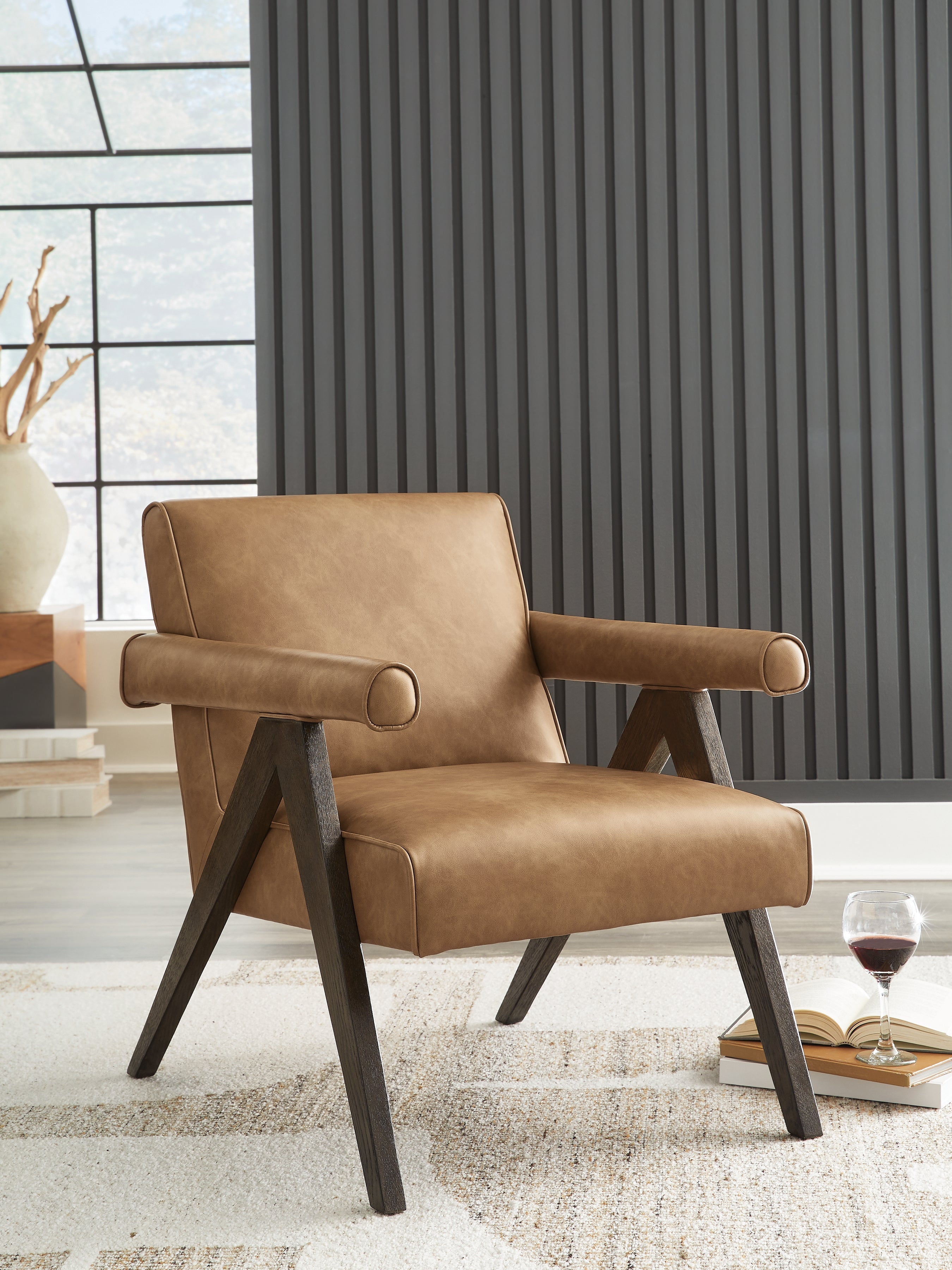 Diamond Furniture - Ashley Furniture - Goda Accent Chair - Accent Chair / Caramel - A3000813