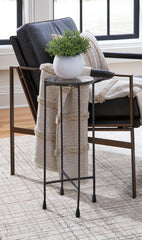 Diamond Furniture - Ashley Furniture - Newgoren Accent Table - Accent Table / Clear/Black - A4000631