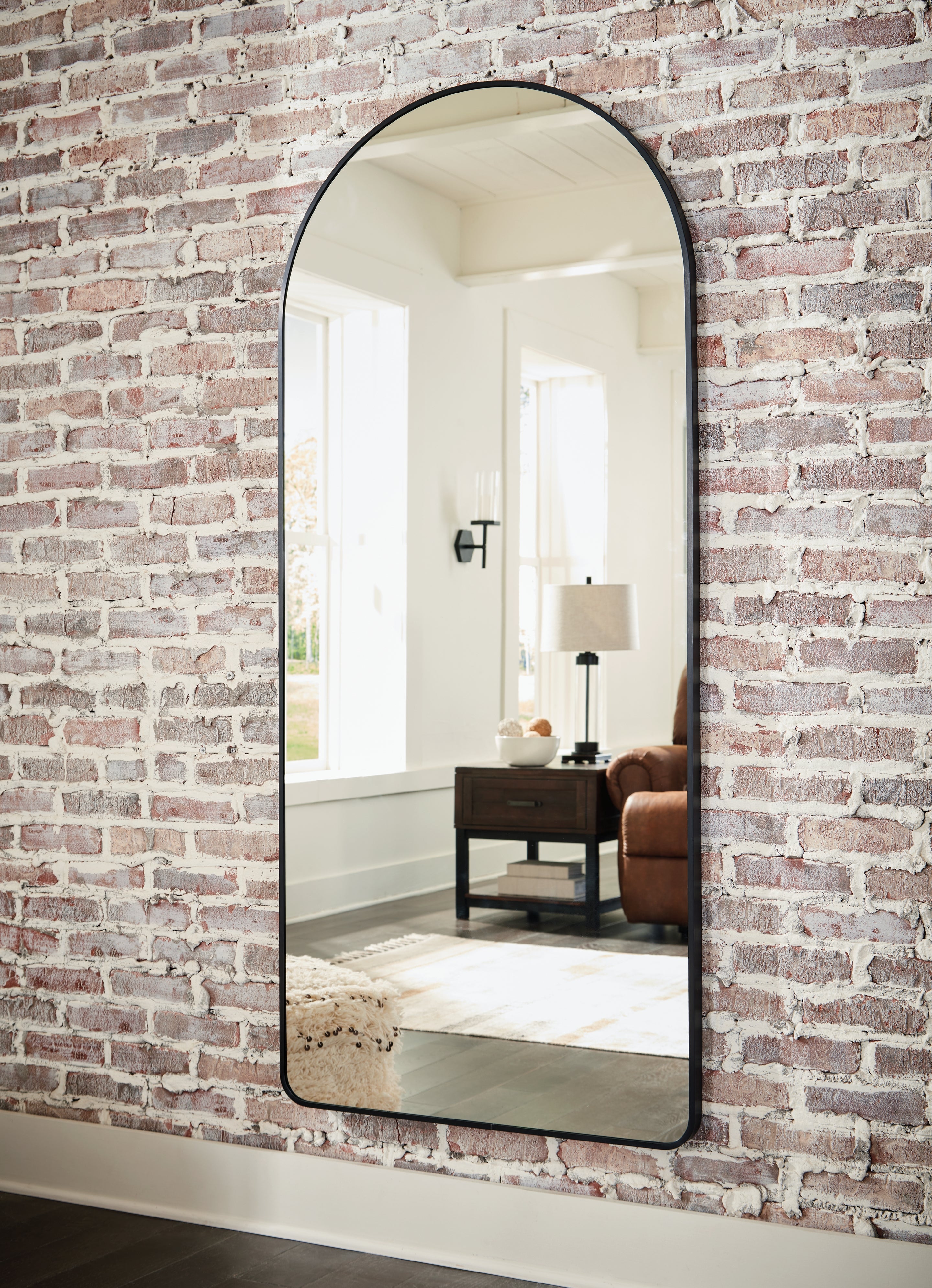Diamond Furniture - Ashley Furniture - Sethall Mirror - Floor Mirror / Black - A8010307