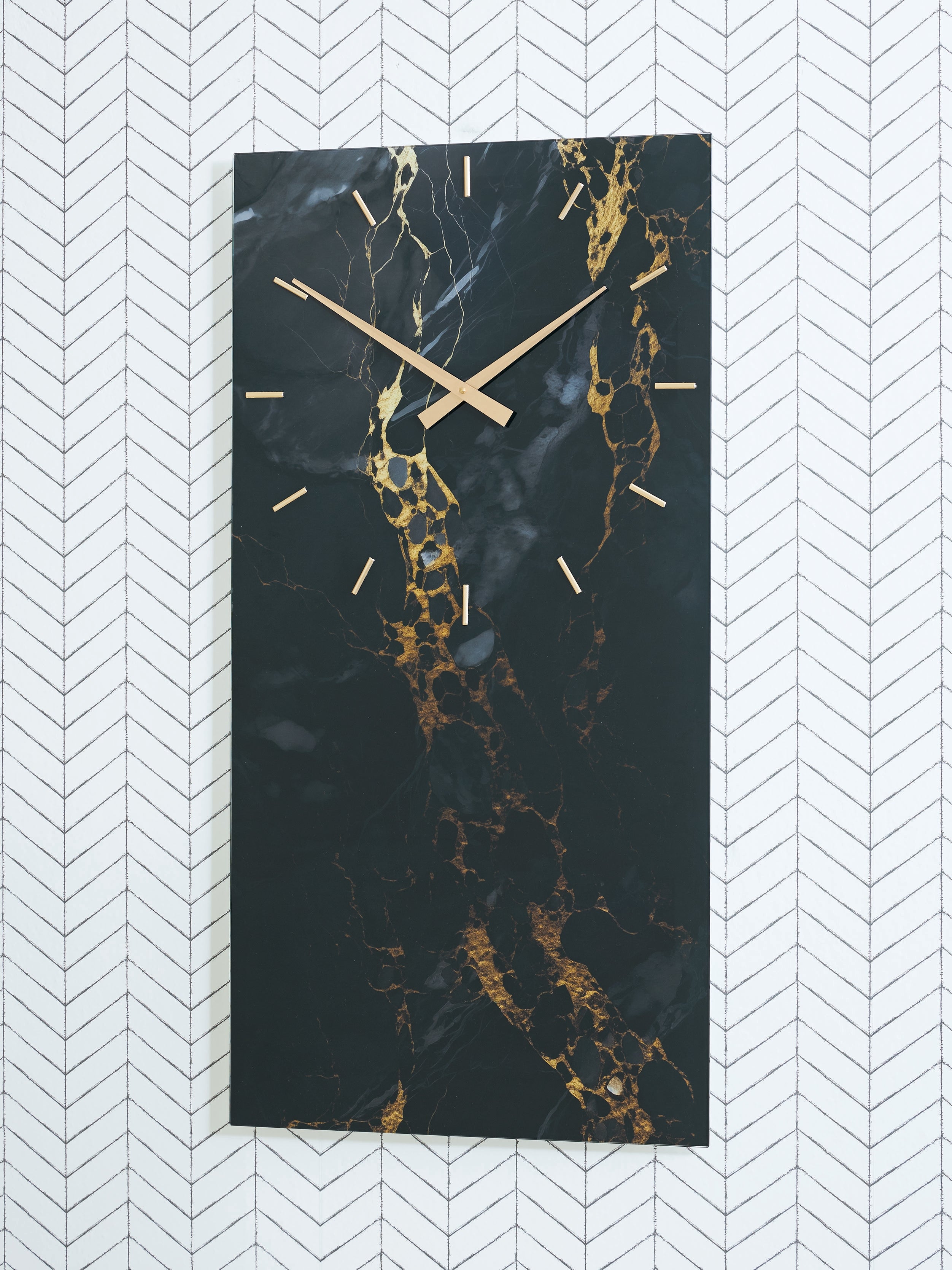 Diamond Furniture - Ashley Furniture - Teague Wall Decor - Wall Clock / Black/Gold Finish - A8010430