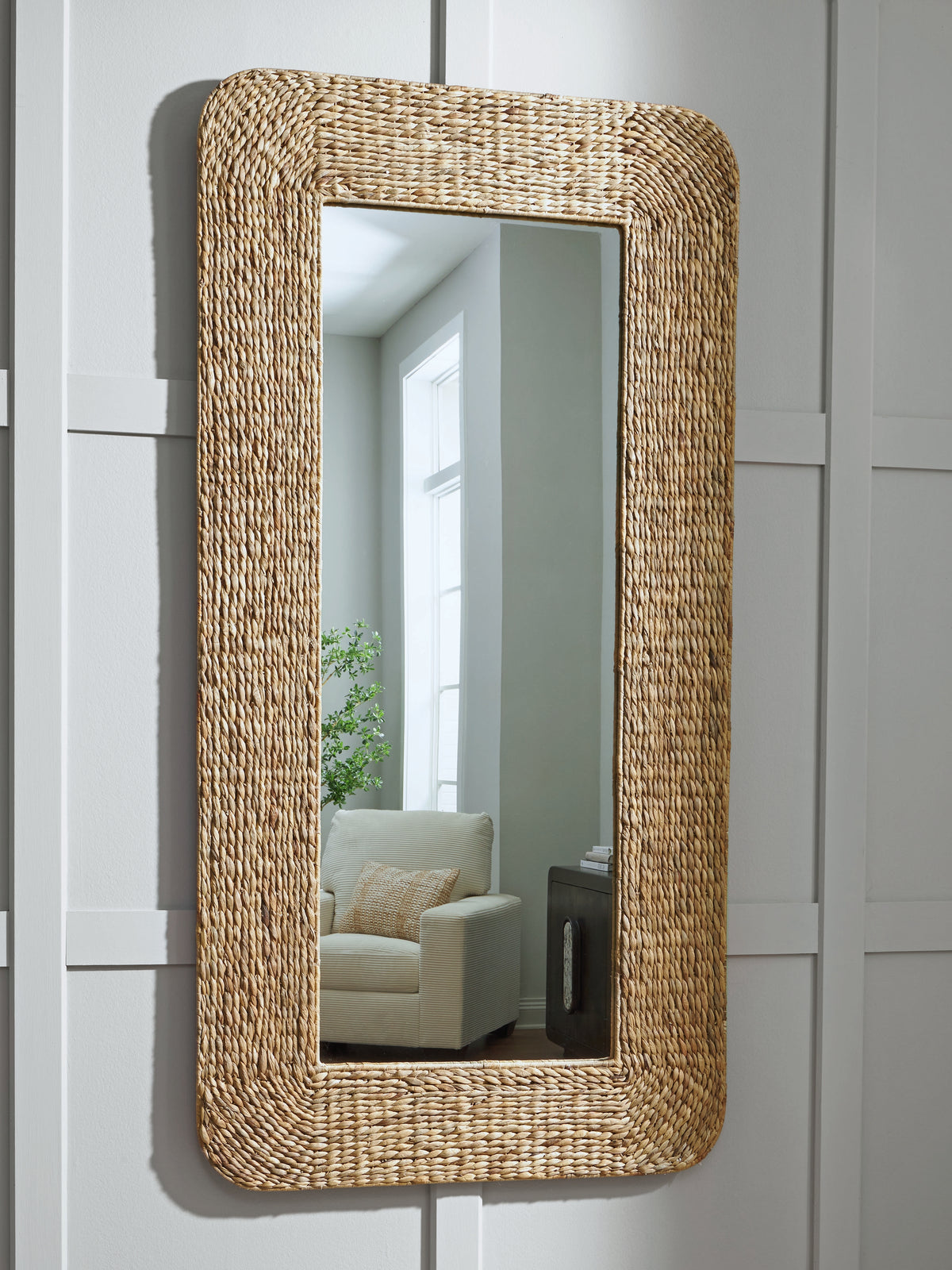 Diamond Furniture - Ashley Furniture - Norigan Mirror - Floor Mirror / Natural - A8010438