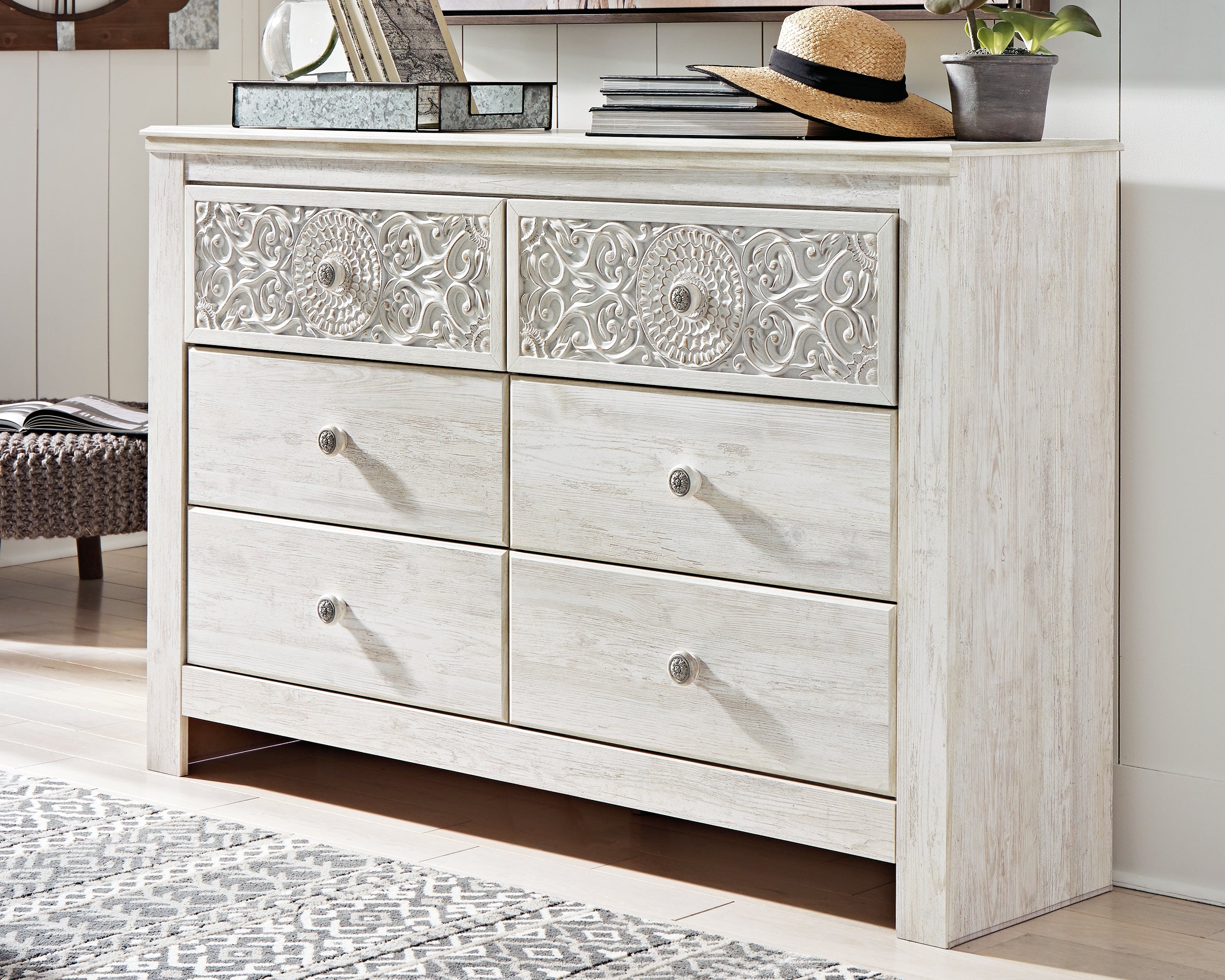 Diamond Furniture - Ashley Furniture - Paxberry Bedroom - Six Drawer Dresser / Whitewash - B181-31