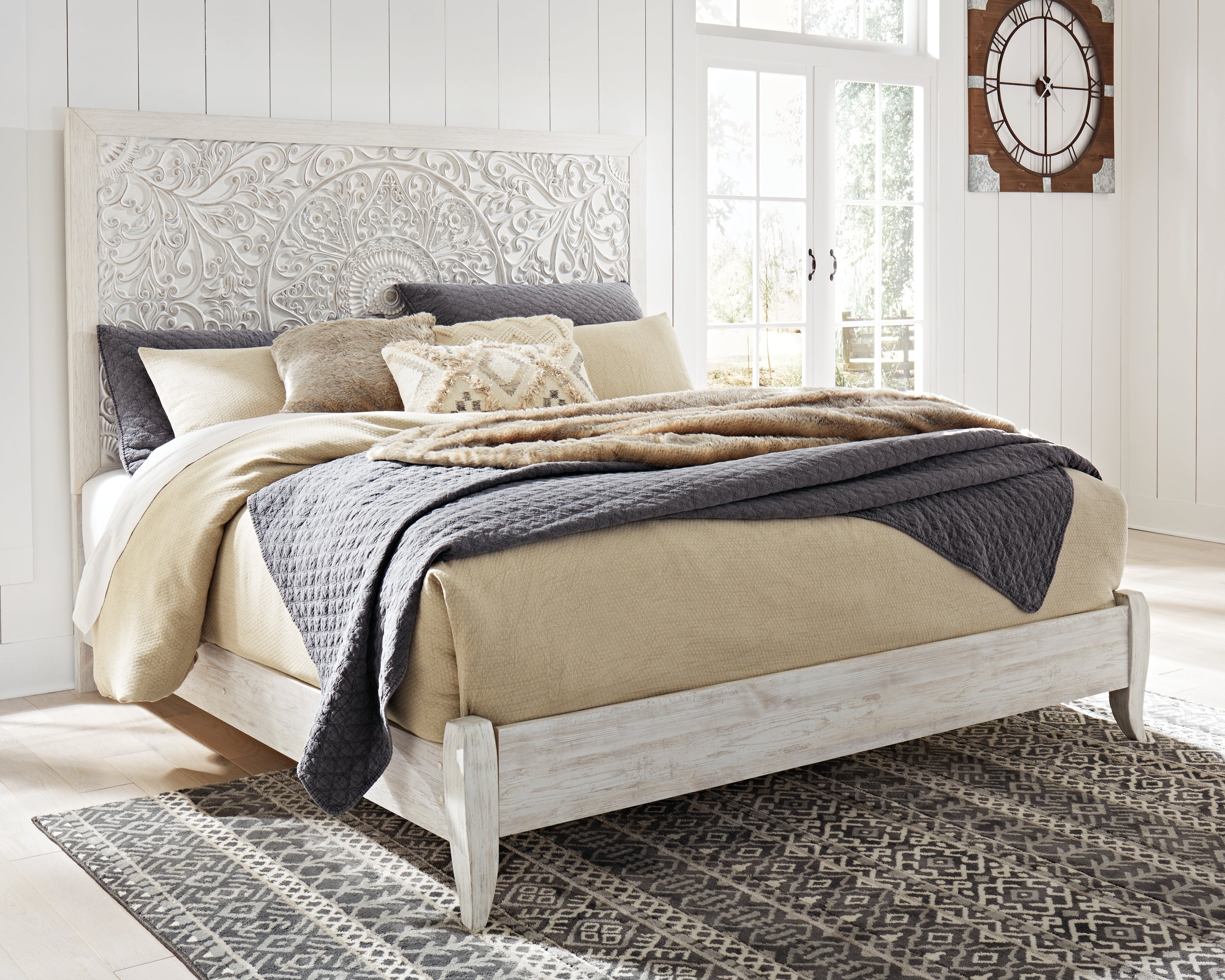 Diamond Furniture - Ashley Furniture - Paxberry Bedroom - King Panel Bed / Whitewash - B181B10