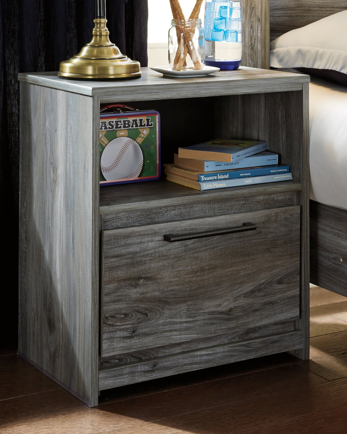 Diamond Furniture - Ashley Furniture - Baystorm Nightstand - One Drawer Night Stand / Gray - B221-91