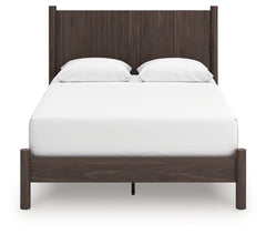Pamytta Queen Panel Platform Bed, Dresser and Mirror