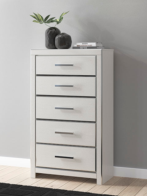 Diamond Furniture - Ashley Furniture - Zuraleus Chest of Drawers - Five Drawer Chest / White - PCB3381-46