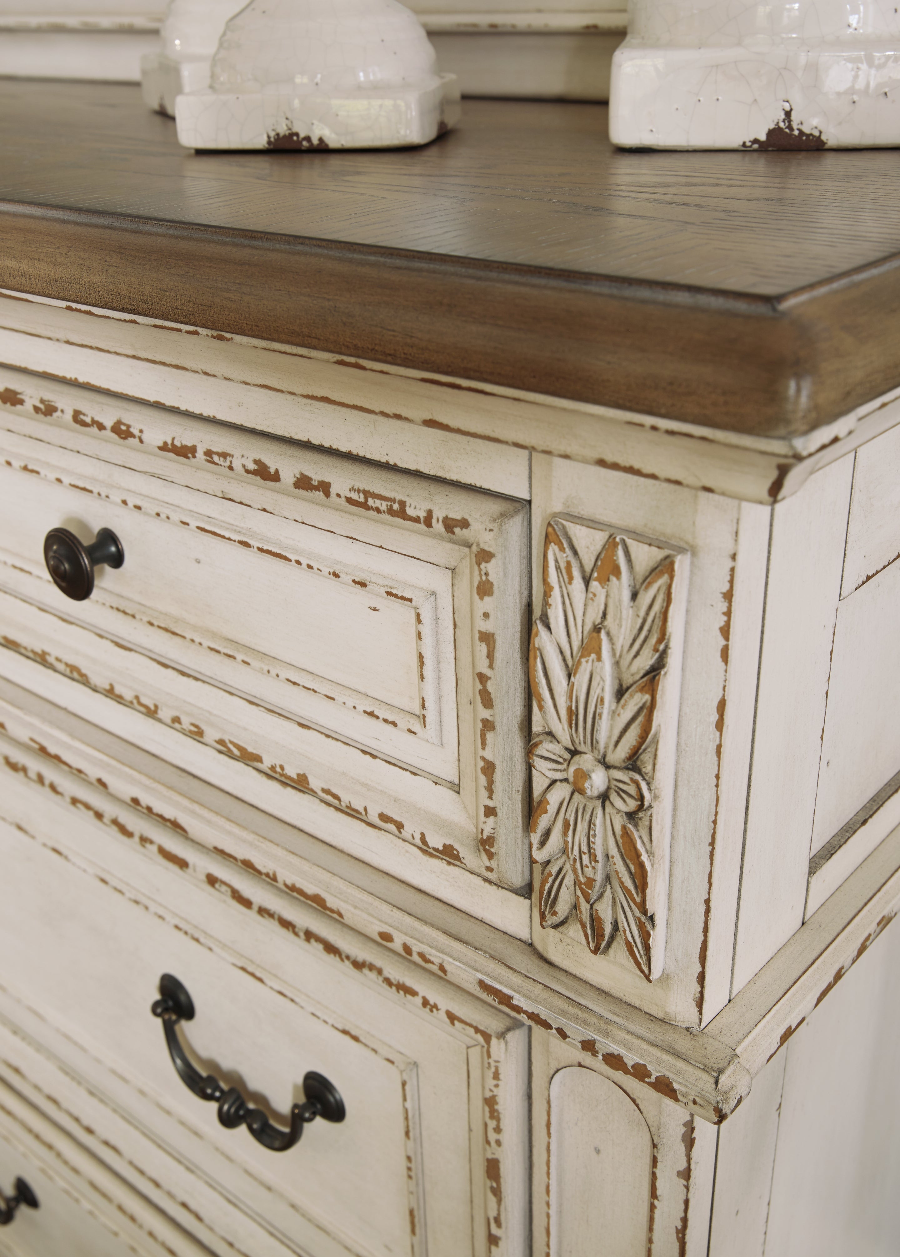 Realyn Queen Upholstered Panel Bed, Dresser and 2 Nightstands