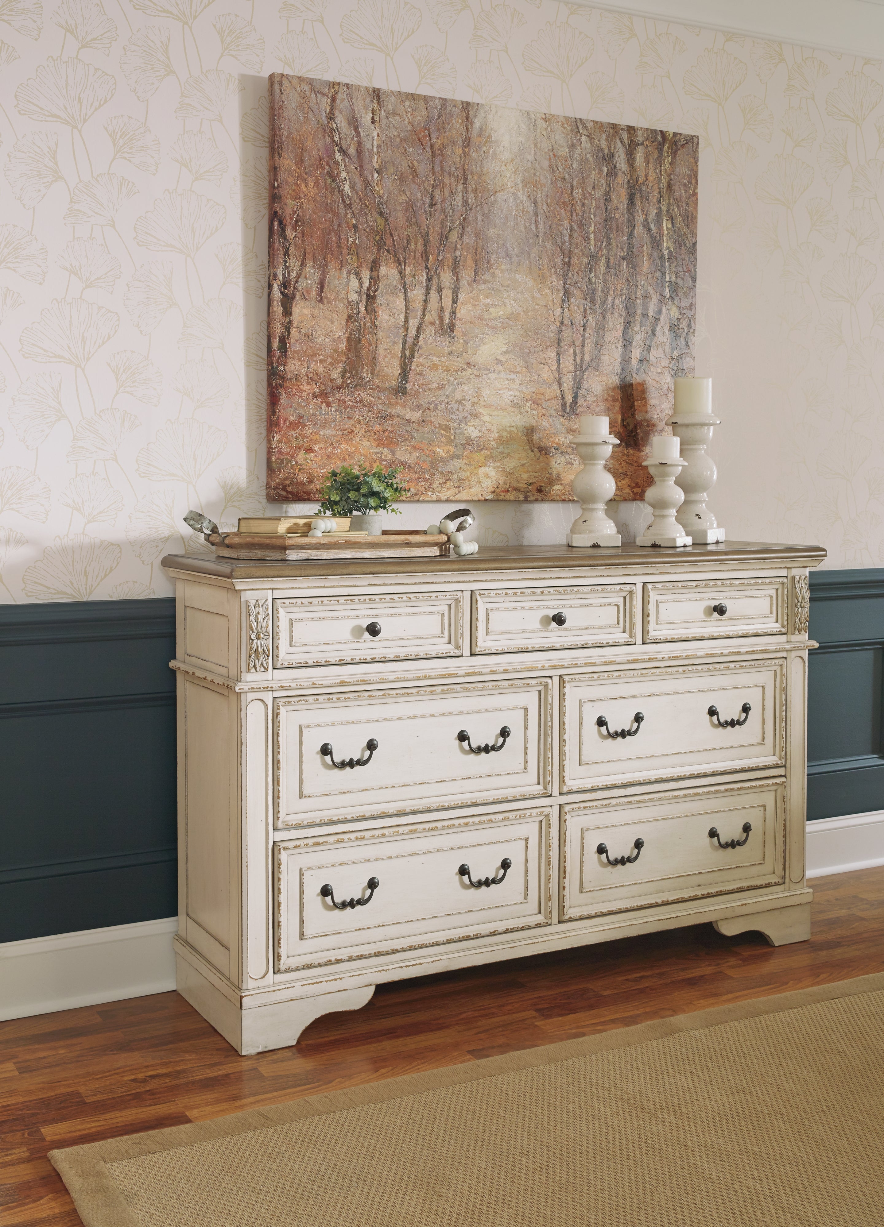 Realyn Queen Upholstered Panel Bed, Dresser and 2 Nightstands