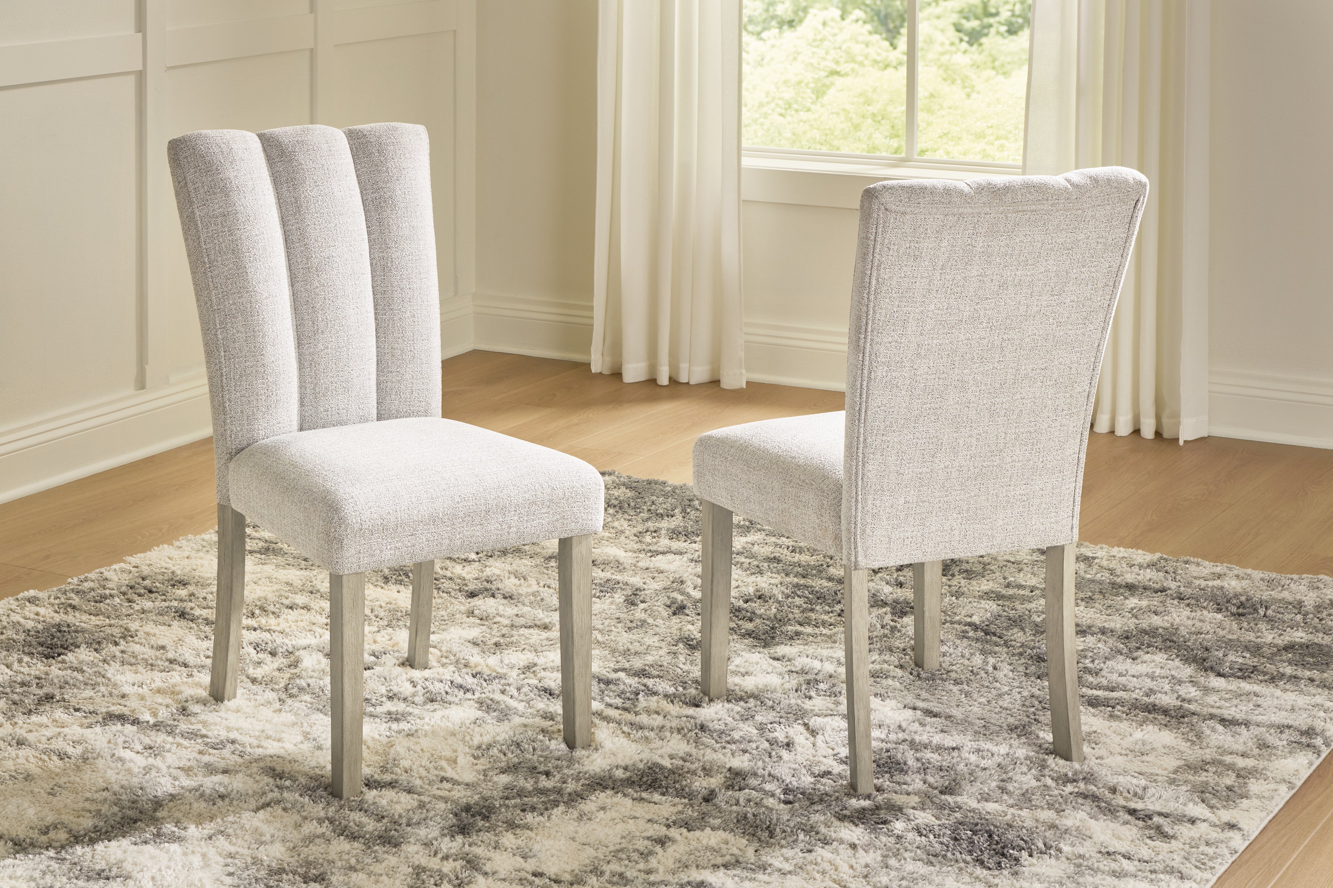 Diamond Furniture - Ashley Furniture - Larawyn Dining Chair (Set of 2) - Dining Chair (Set of 2) - PCD575-01X2