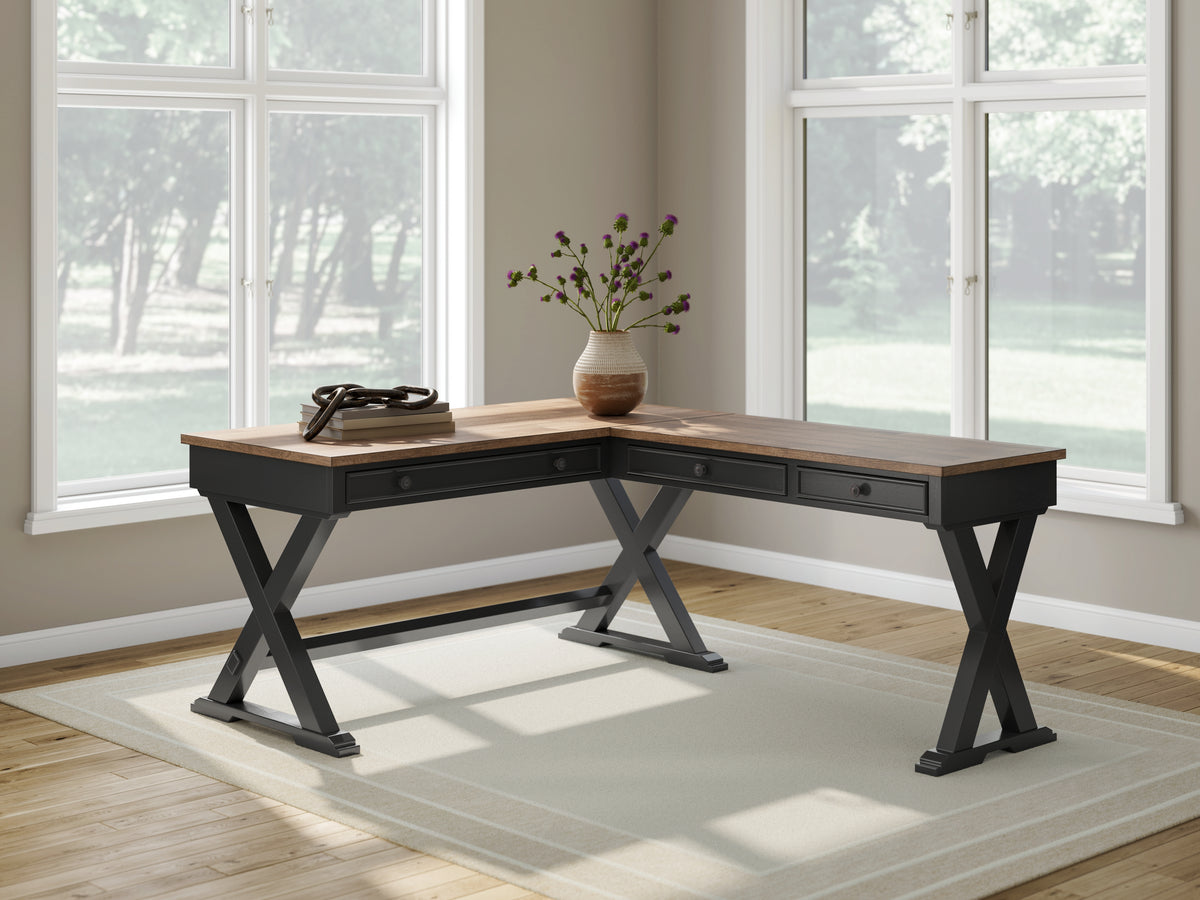 Diamond Furniture - Ashley Furniture - Wildenauer Office Desk - Home Office Desk / Brown/Black - H664H2
