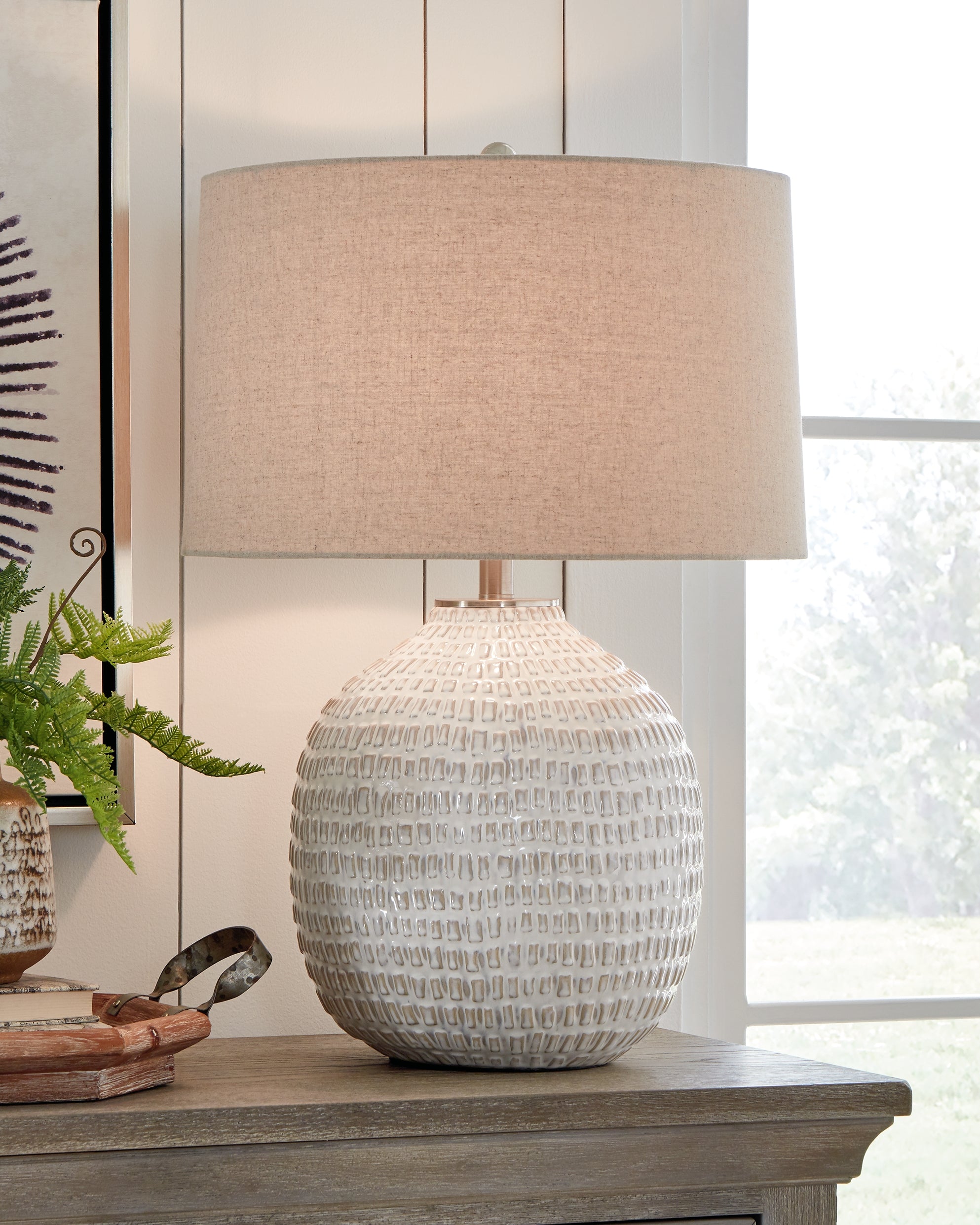 Diamond Furniture - Ashley Furniture - Jamon Lighting - Table Lamp (Set of 2) / Beige - L100764X2