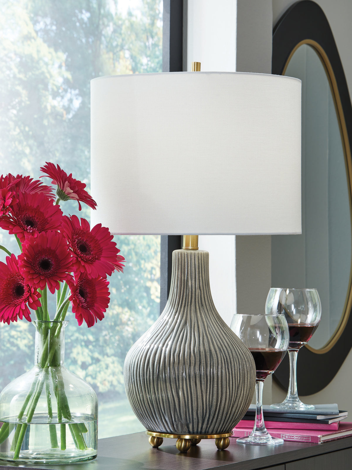 Diamond Furniture - Ashley Furniture - Judlen Lighting - Ceramic Table Lamp (1/CN) / Gray/Gold Finish - L100844