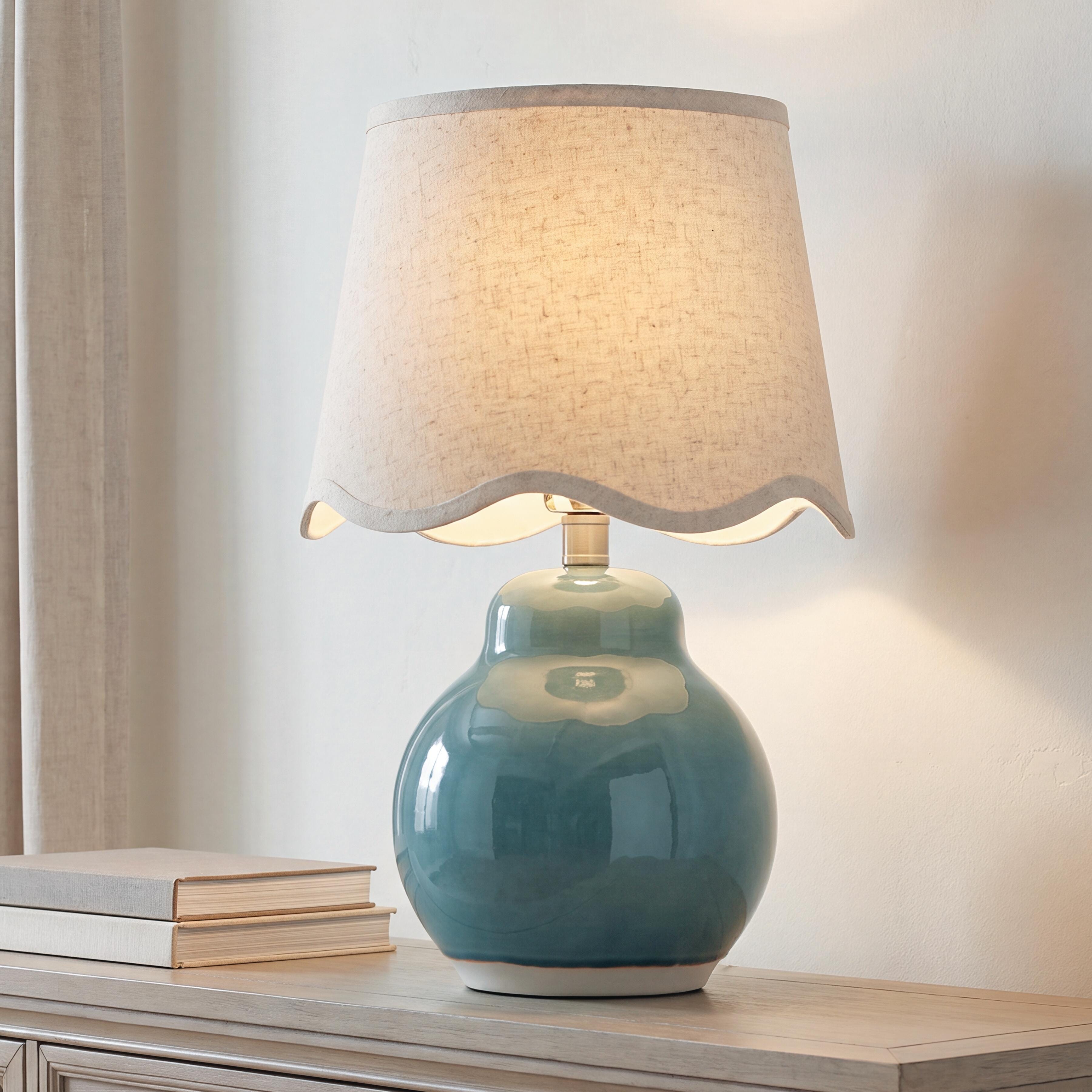 Diamond Furniture - Ashley Furniture - Byronburg Table Lamp - Ceramic Table Lamp (1/CN) - L180224