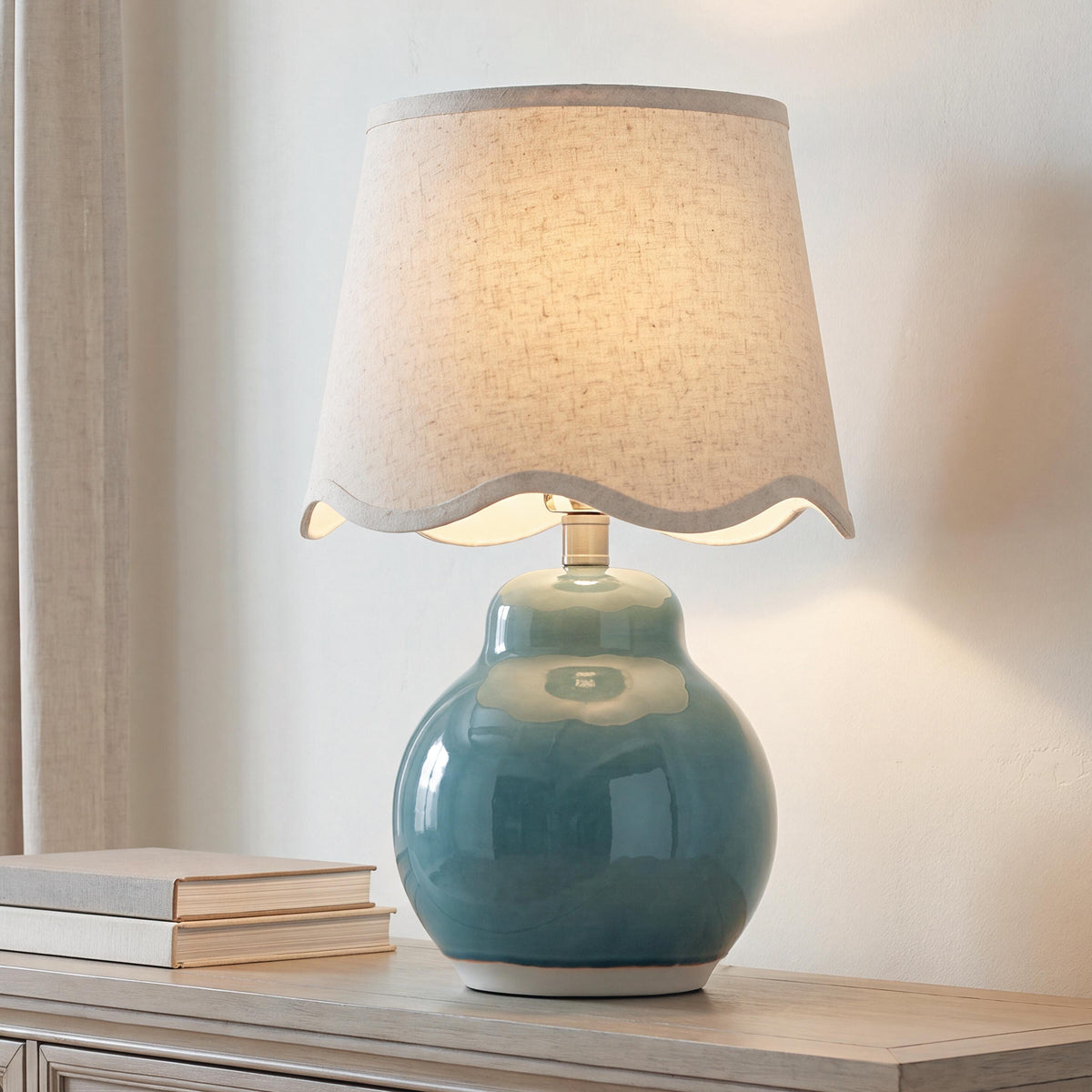 Diamond Furniture - Ashley Furniture - Byronburg Table Lamp - Ceramic Table Lamp (1/CN) - L180224