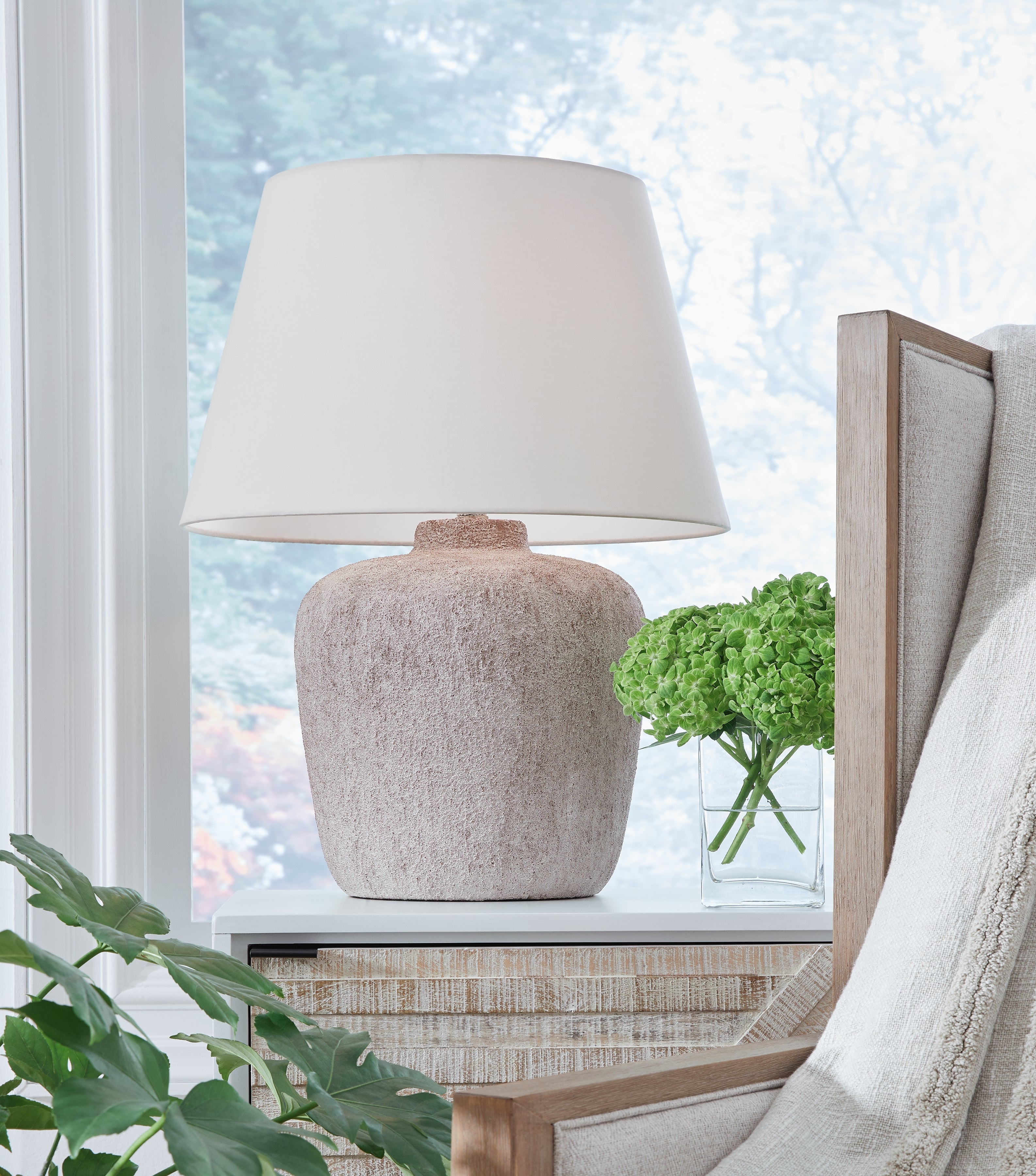 Diamond Furniture - Ashley Furniture - Danry Lighting - Table Lamp (Set of 2) / Distressed Cream - L207454X2