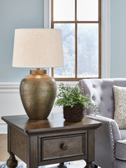 Diamond Furniture - Ashley Furniture - Madney Lighting - 2-Piece Lamp Set / Antique Gold Finish - L207494X2
