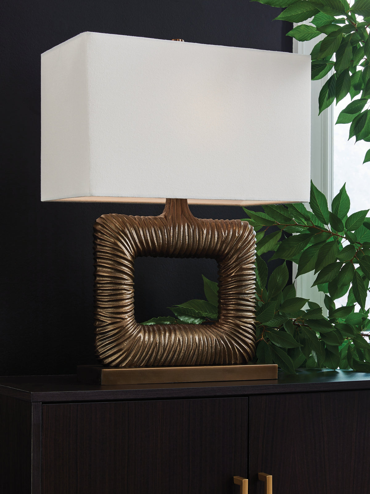 Diamond Furniture - Ashley Furniture - Garronby Lighting - Metal Table Lamp (1/CN) / Antique Brass Finish - L207604