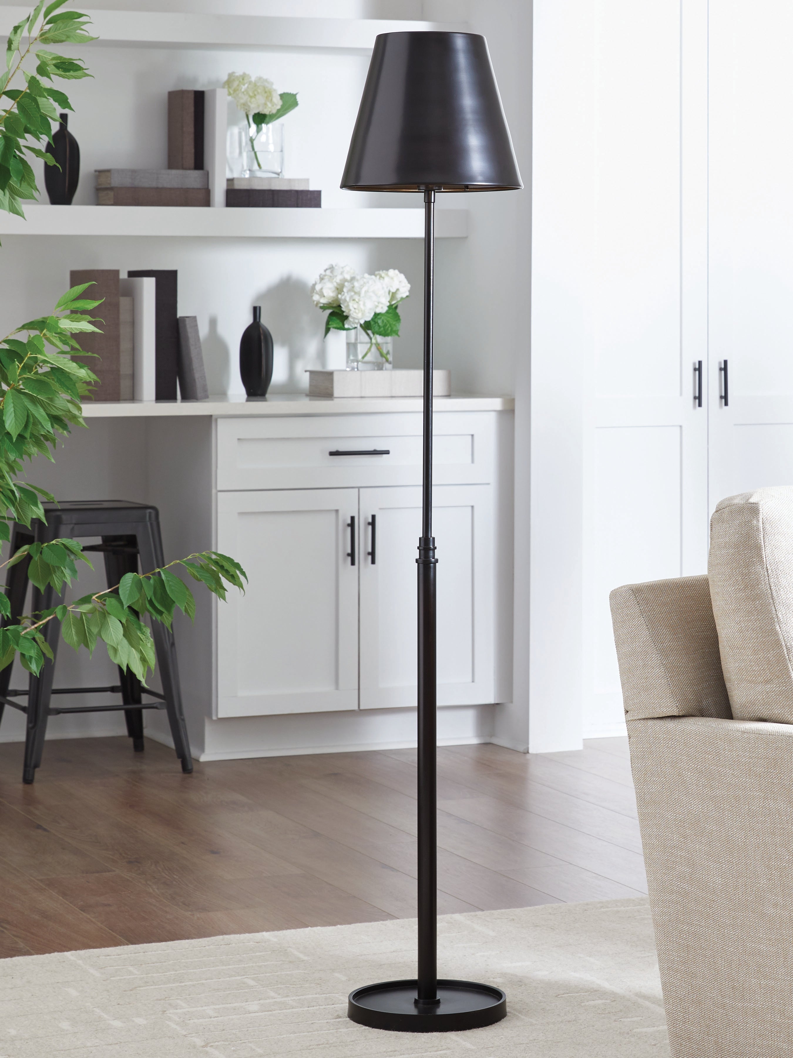 Diamond Furniture - Ashley Furniture - Wimner Lighting - Metal Floor Lamp (1/CN) / Antique Bronze Finish - L208461