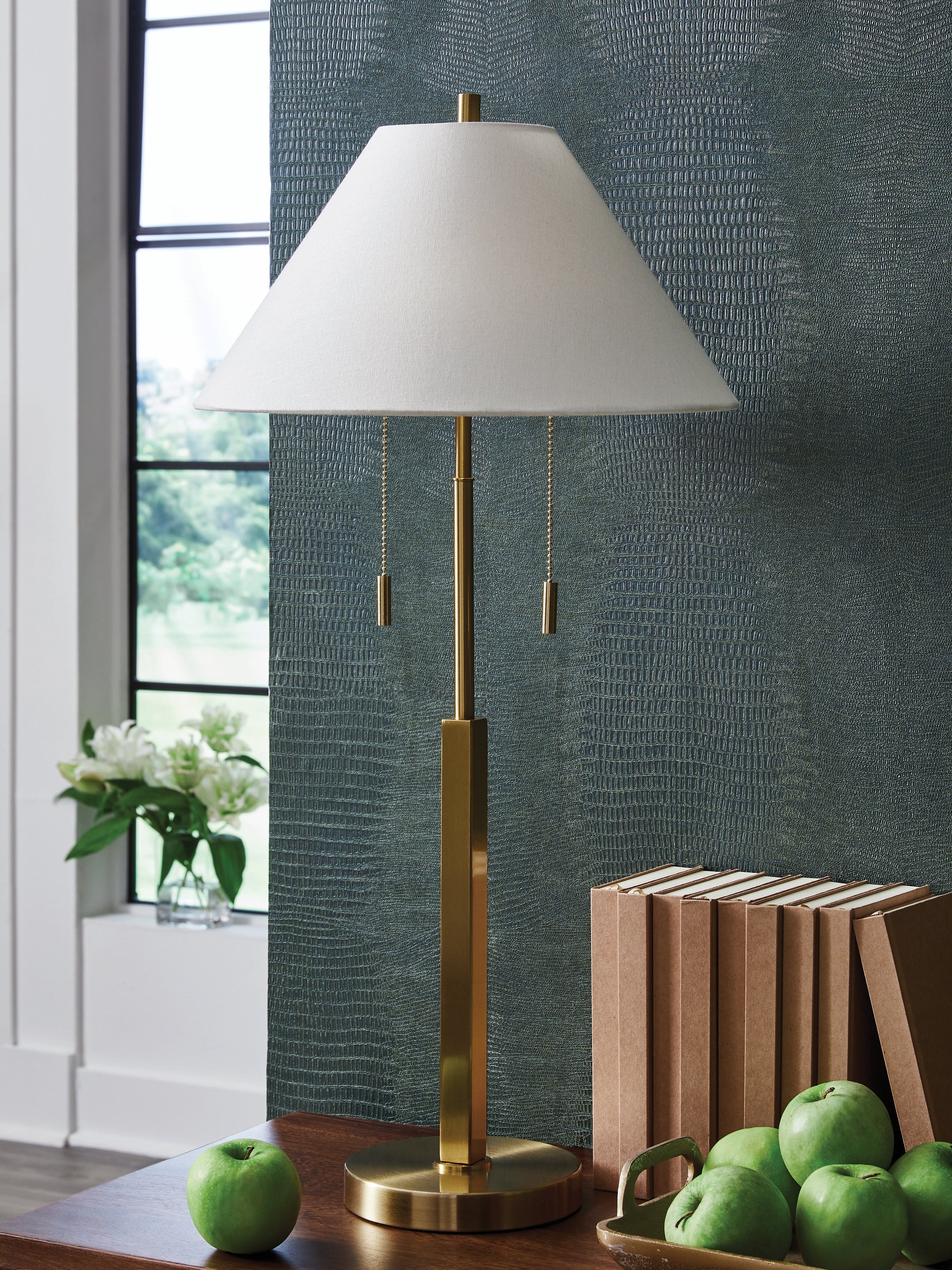 Diamond Furniture - Ashley Furniture - Haigwood Lighting - Metal Table Lamp (1/CN) / Gold Finish - L208474