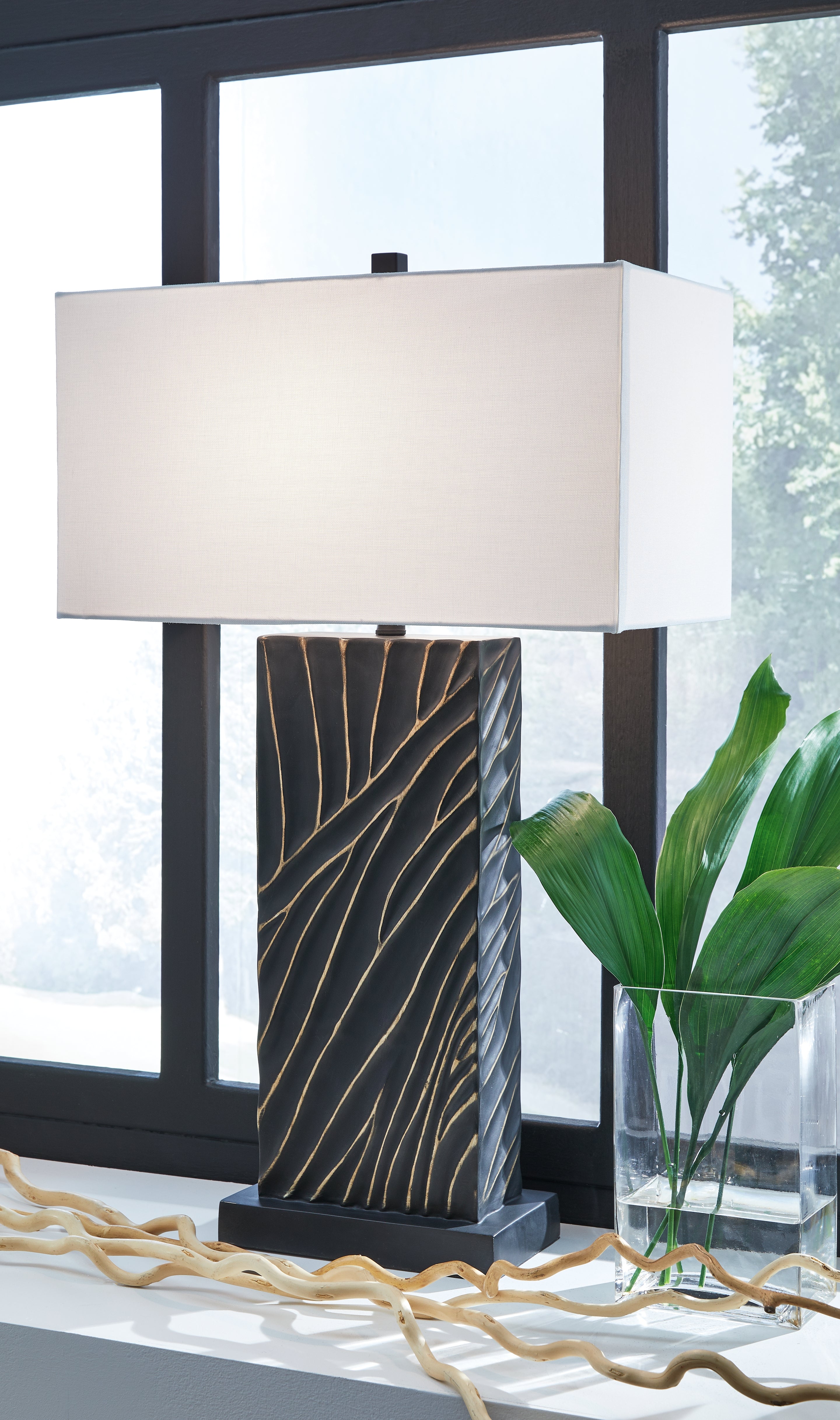 Diamond Furniture - Ashley Furniture - Bartlen Lighting - 2-Piece Lamp Set / Black/Gold Finish - L235774X2