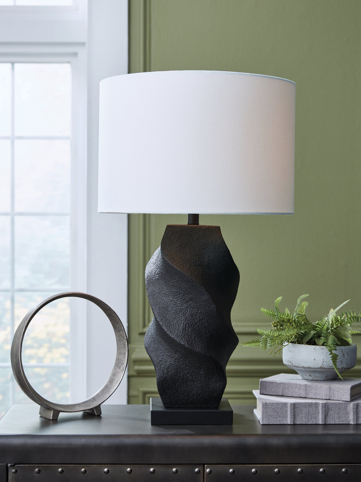 Diamond Furniture - Ashley Furniture - Amillion Lighting - Poly Table Lamp (1/CN) / Black - L235904