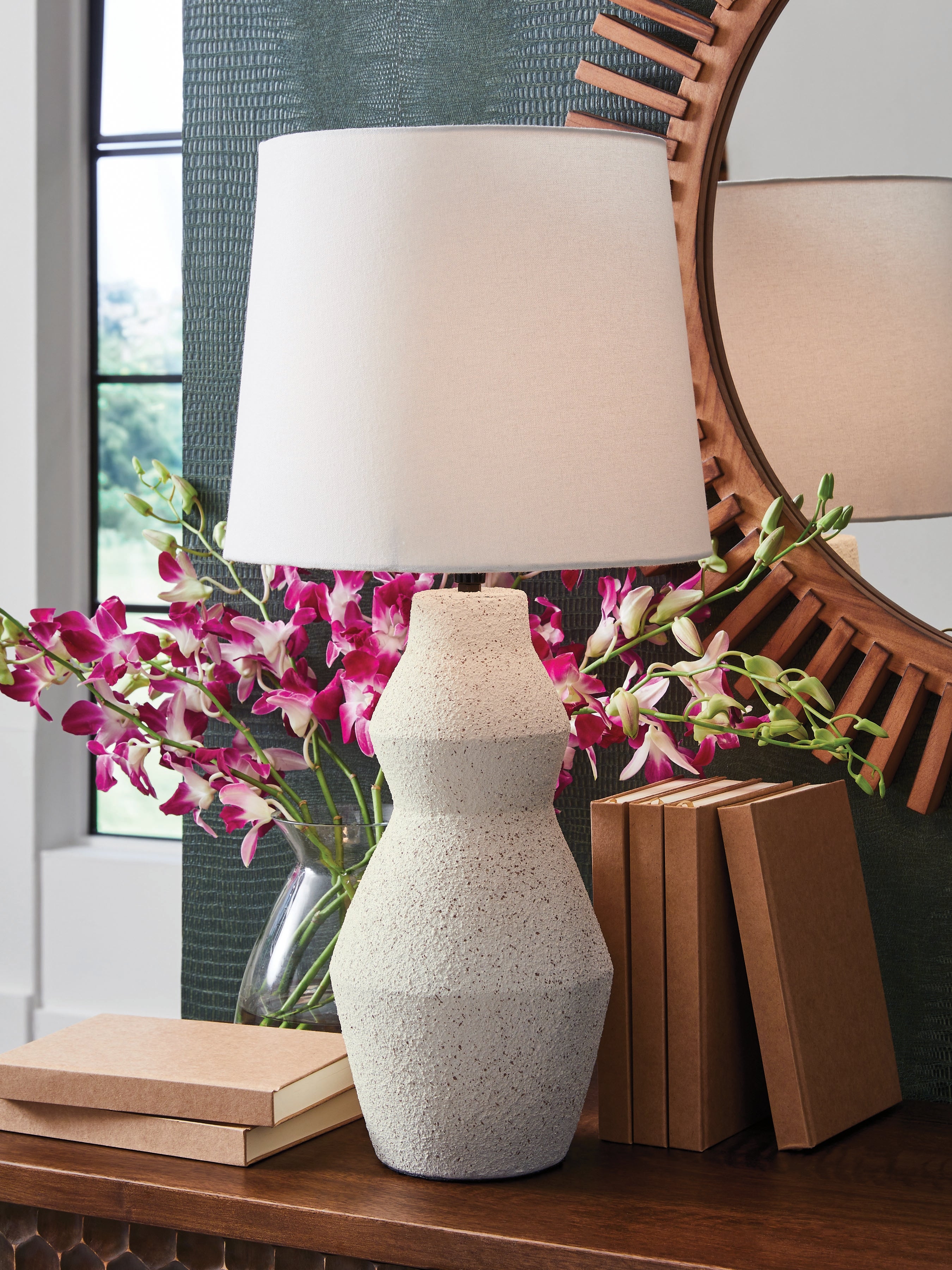 Diamond Furniture - Ashley Furniture - Dawthorne Lighting - Paper Table Lamp (1/CN) / Cream - L236034