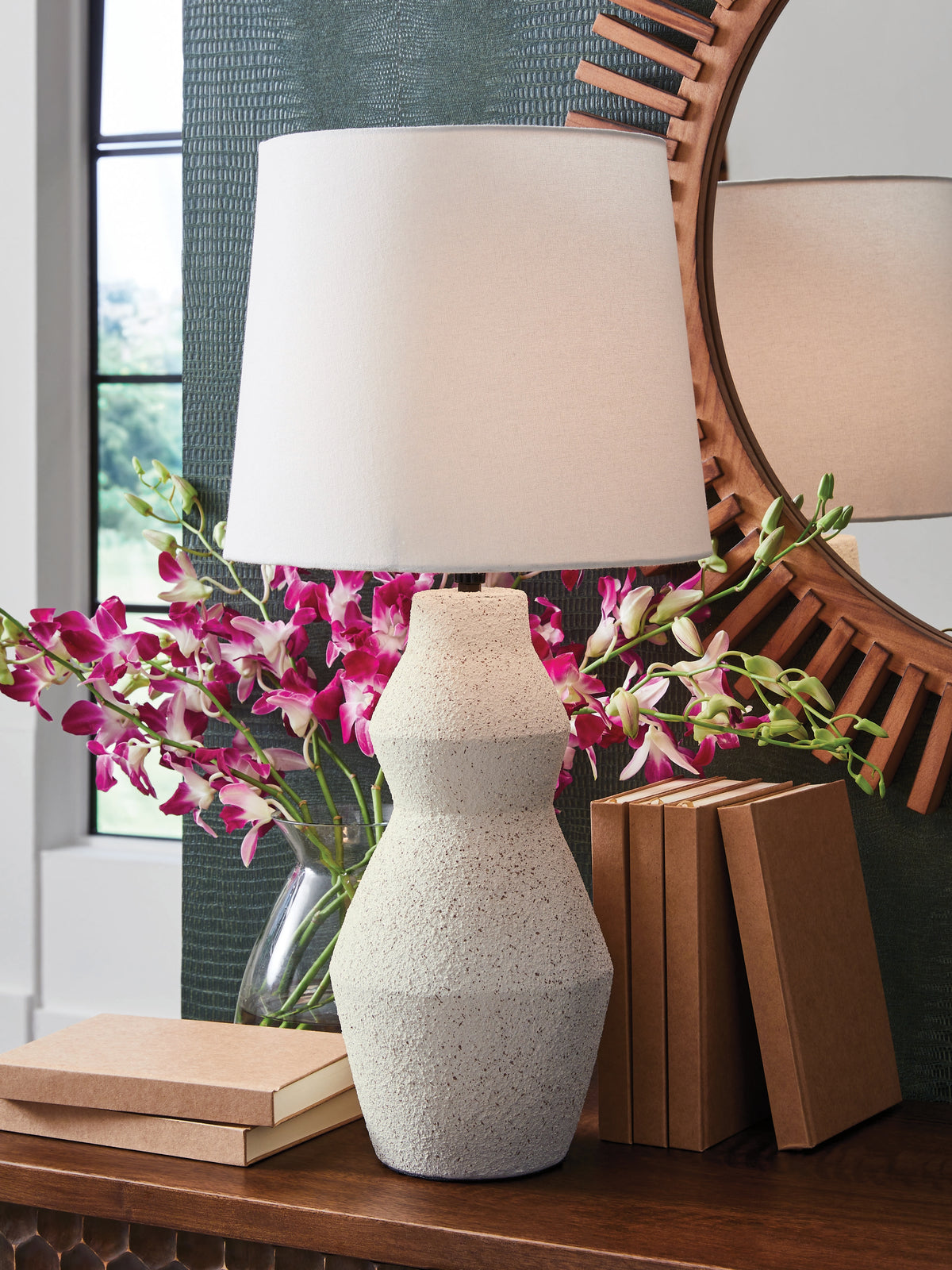 Diamond Furniture - Ashley Furniture - Dawthorne Lighting - Paper Table Lamp (1/CN) / Cream - L236034