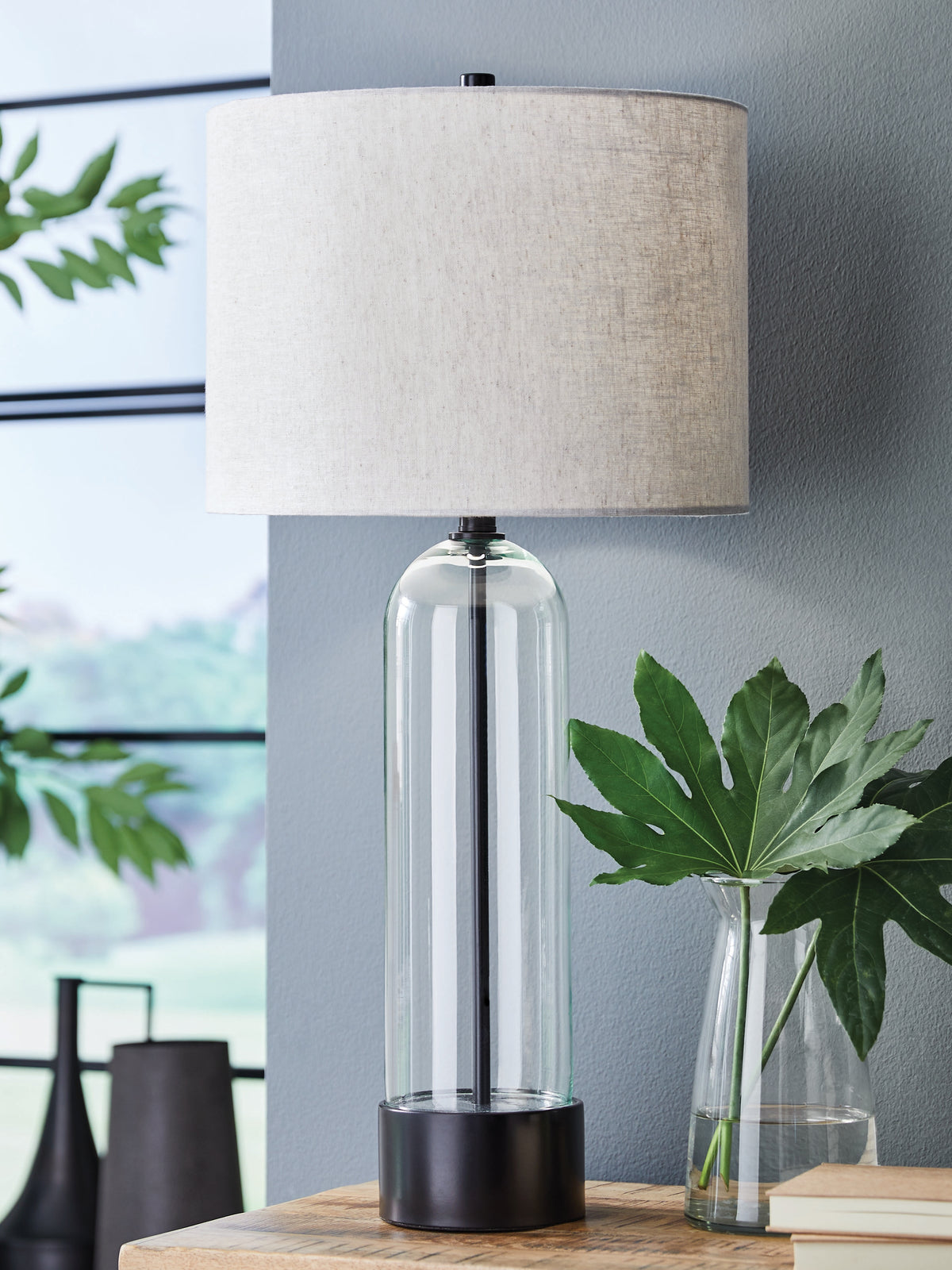 Diamond Furniture - Ashley Furniture - Kerrbrook Lighting - Glass Table Lamp (1/CN) / Clear/Black - L430944