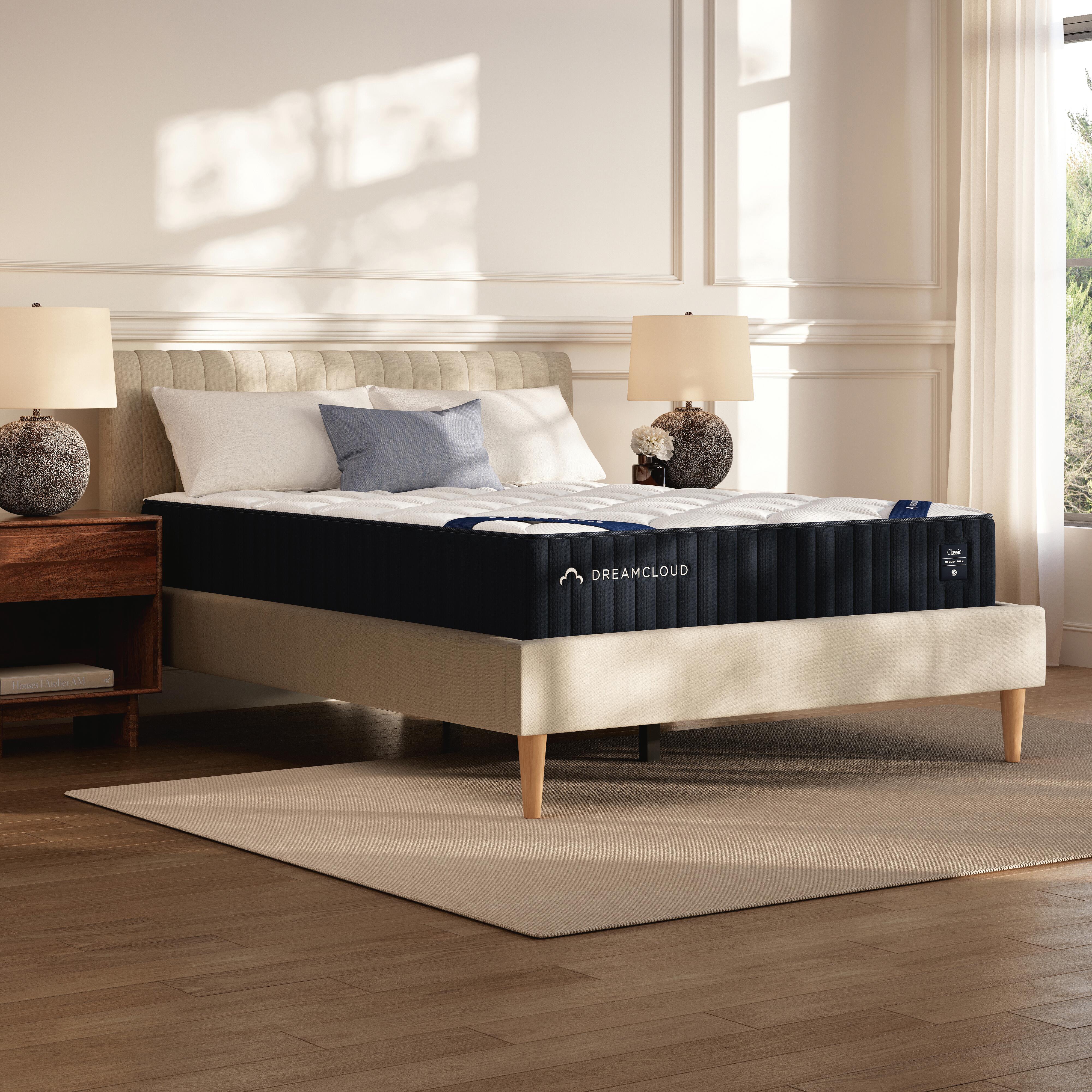 Diamond Furniture - Ashley Furniture - Dreamcloud Classic Memory Foam Queen Mattress - Queen - M12031