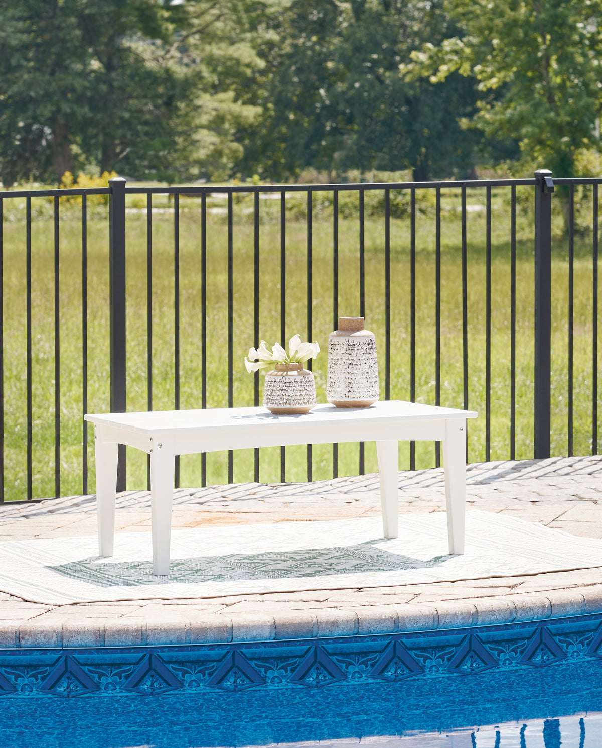 Diamond Furniture - Ashley Furniture - Hyland Wave Outdoor Coffee Table - Rectangular Cocktail Table / White - P111-701
