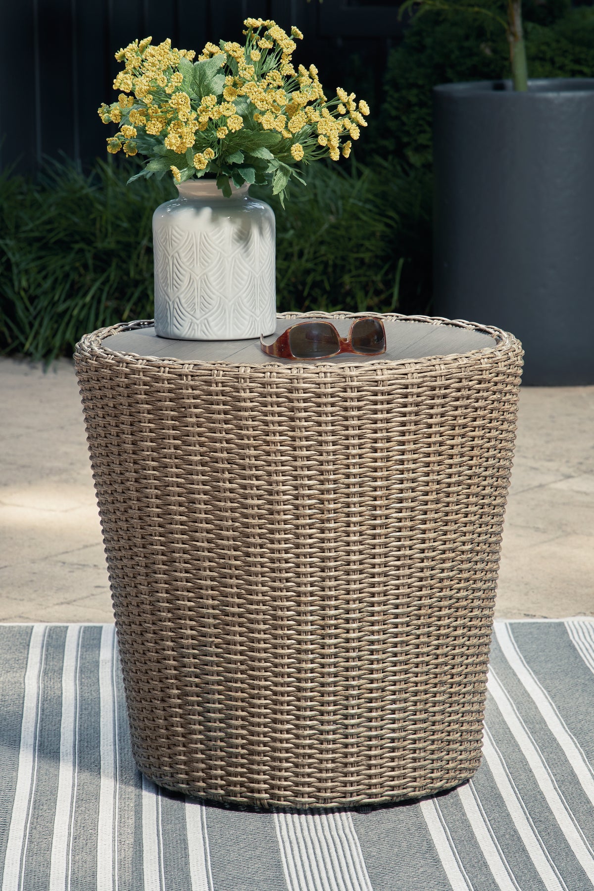 Diamond Furniture - Ashley Furniture - Danson Outdoor End Table - Round End Table - P505-706