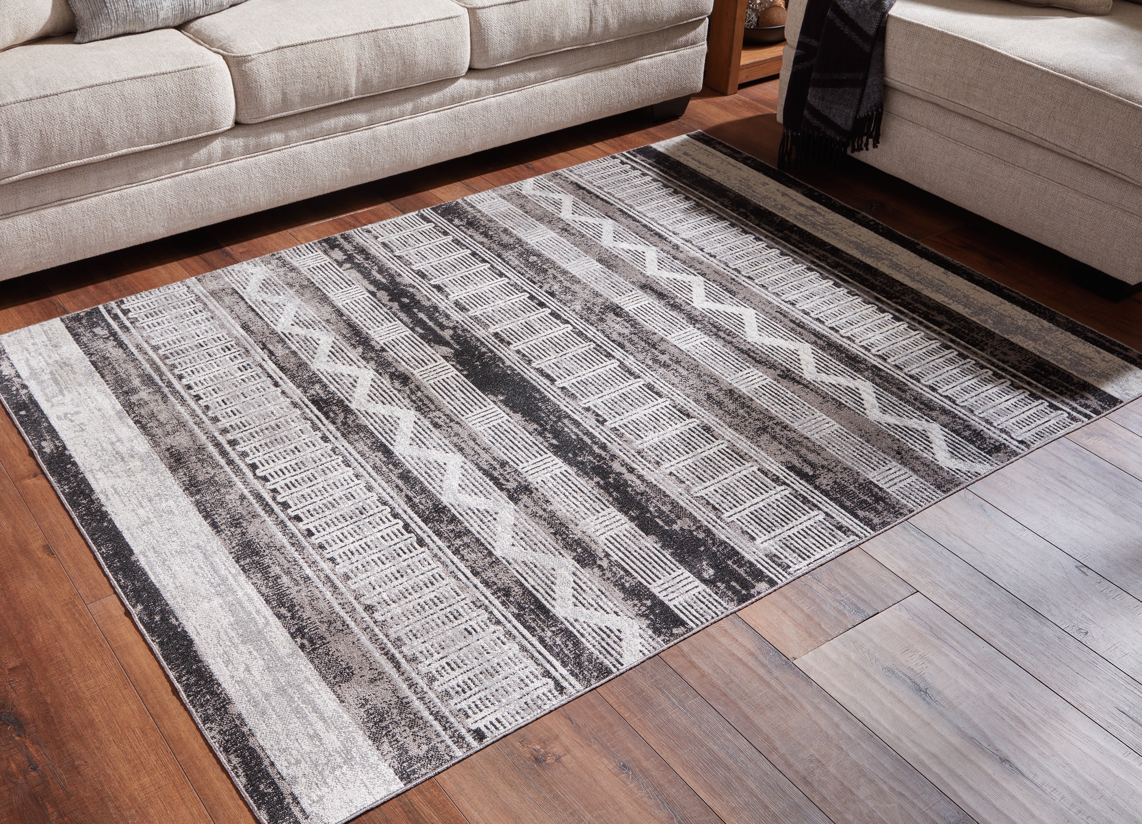 Diamond Furniture - Ashley Furniture - Henchester 8' x 10' Washable Rug - 8' x 10' Washable Rug - R405991