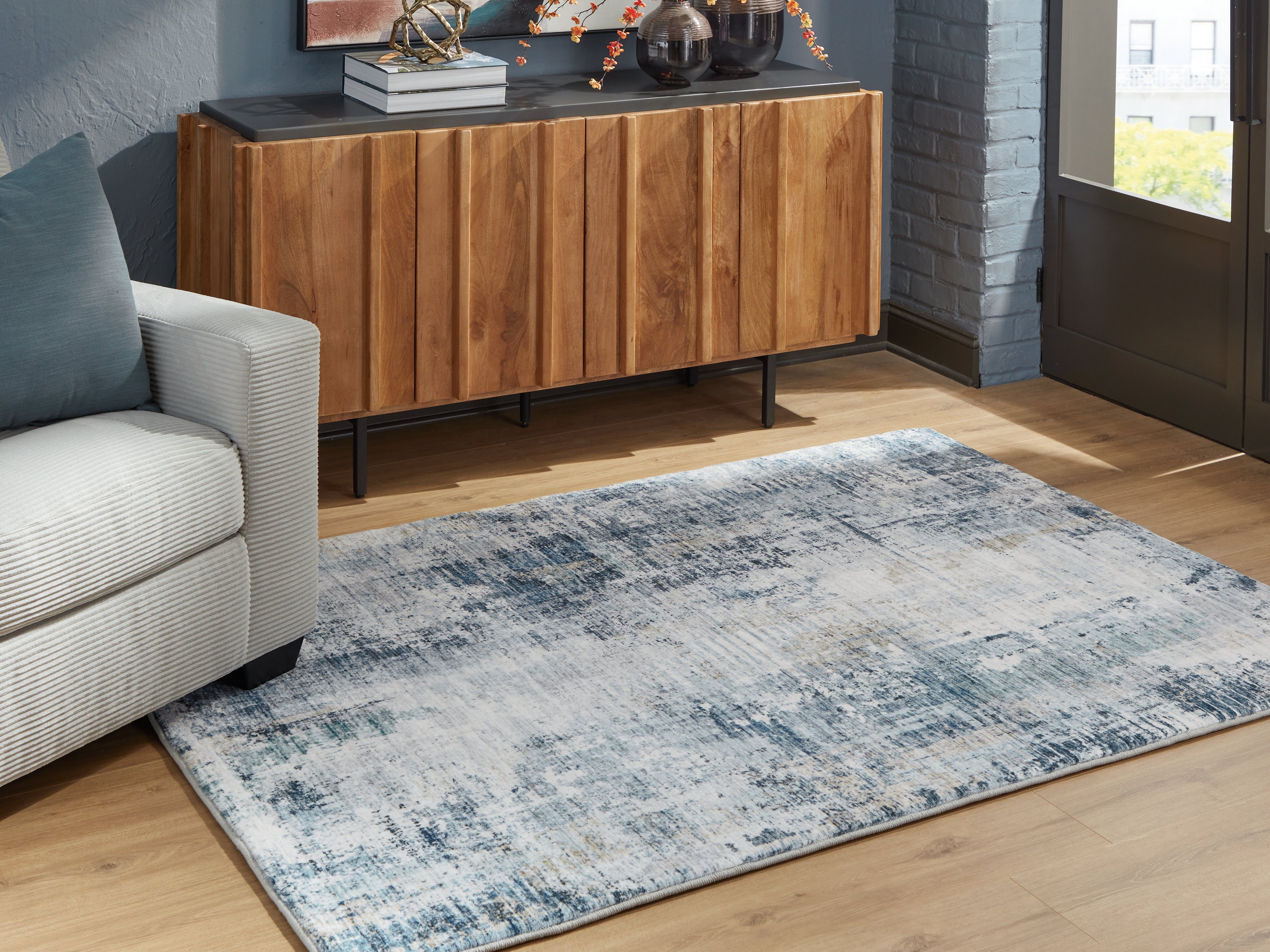 Diamond Furniture - Ashley Furniture - Arlenmont Rug - 5' x 7' Area Rug / Blue/White/Brown - R407482