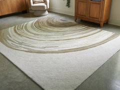 Diamond Furniture - Ashley Furniture - Rizwana Rug - 7'6" x 10' Area Rug / Ivory/Brown/Gray - R407761