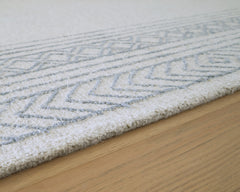 Azelhurst 5' x 7' Area Rug