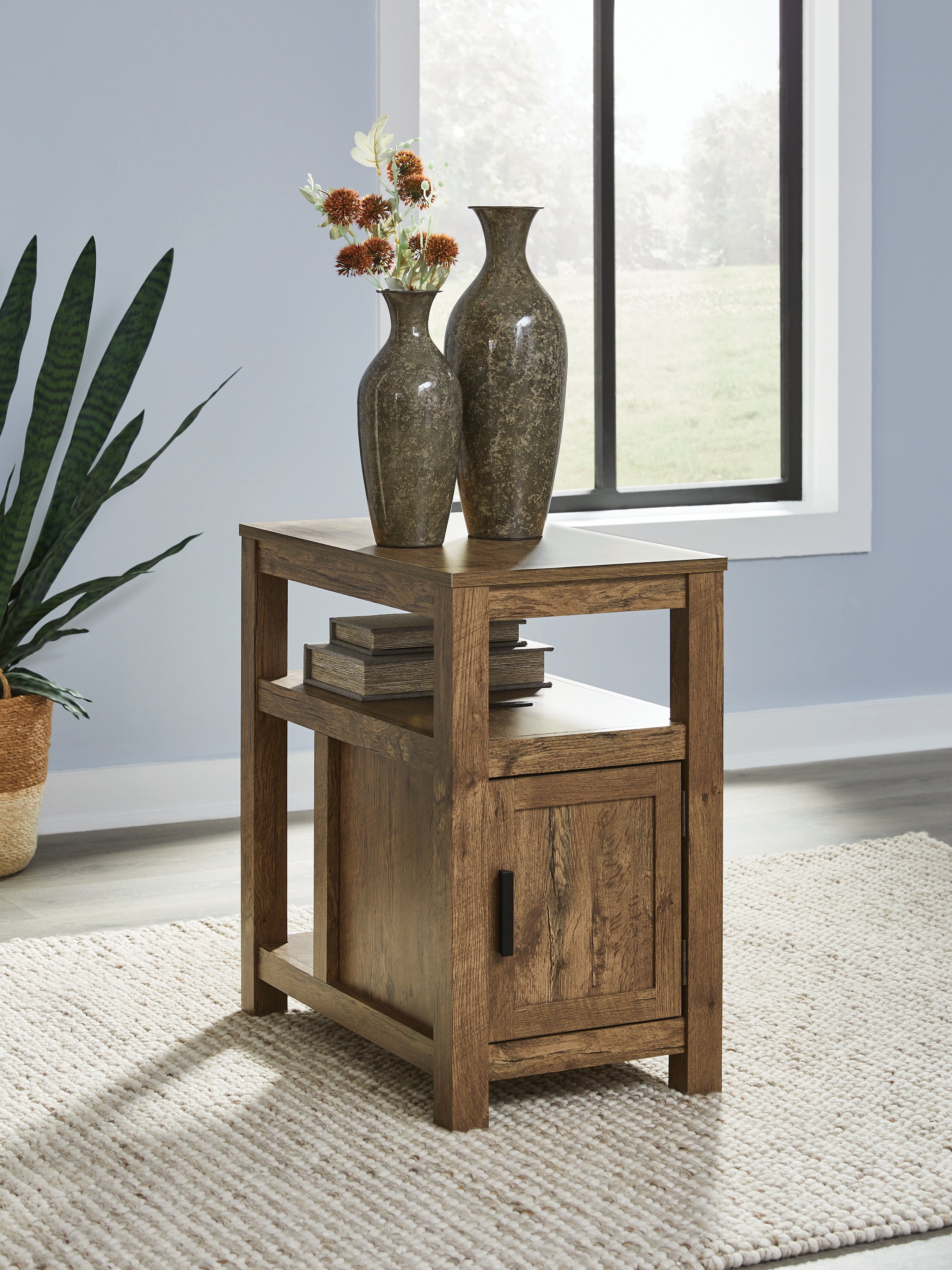 Diamond Furniture - Ashley Furniture - Fendenmore Chairside End Table - Chair Side End Table / Brown - T190-117