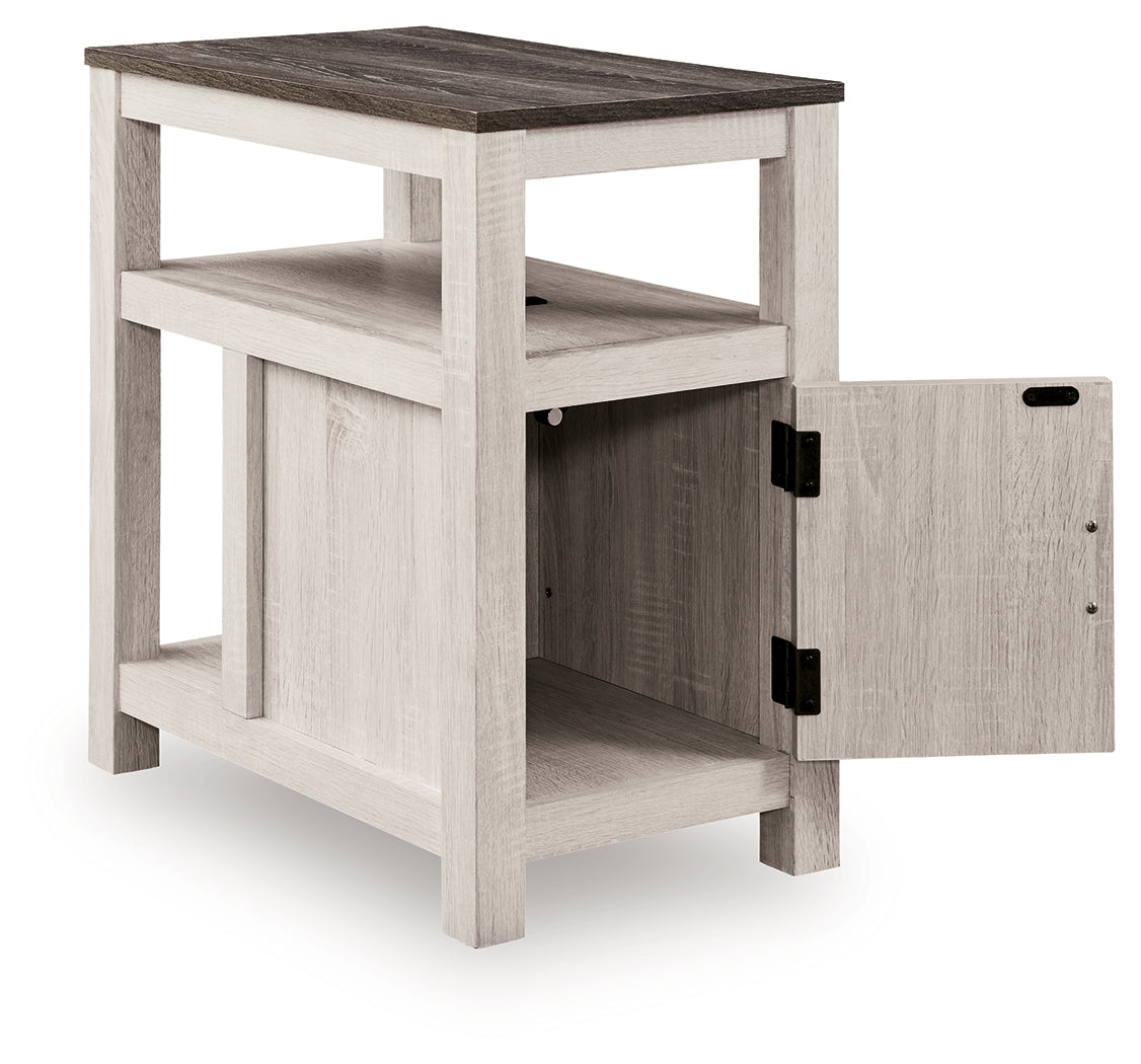 Fendenmore Chairside End Table