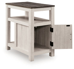 Fendenmore Chairside End Table