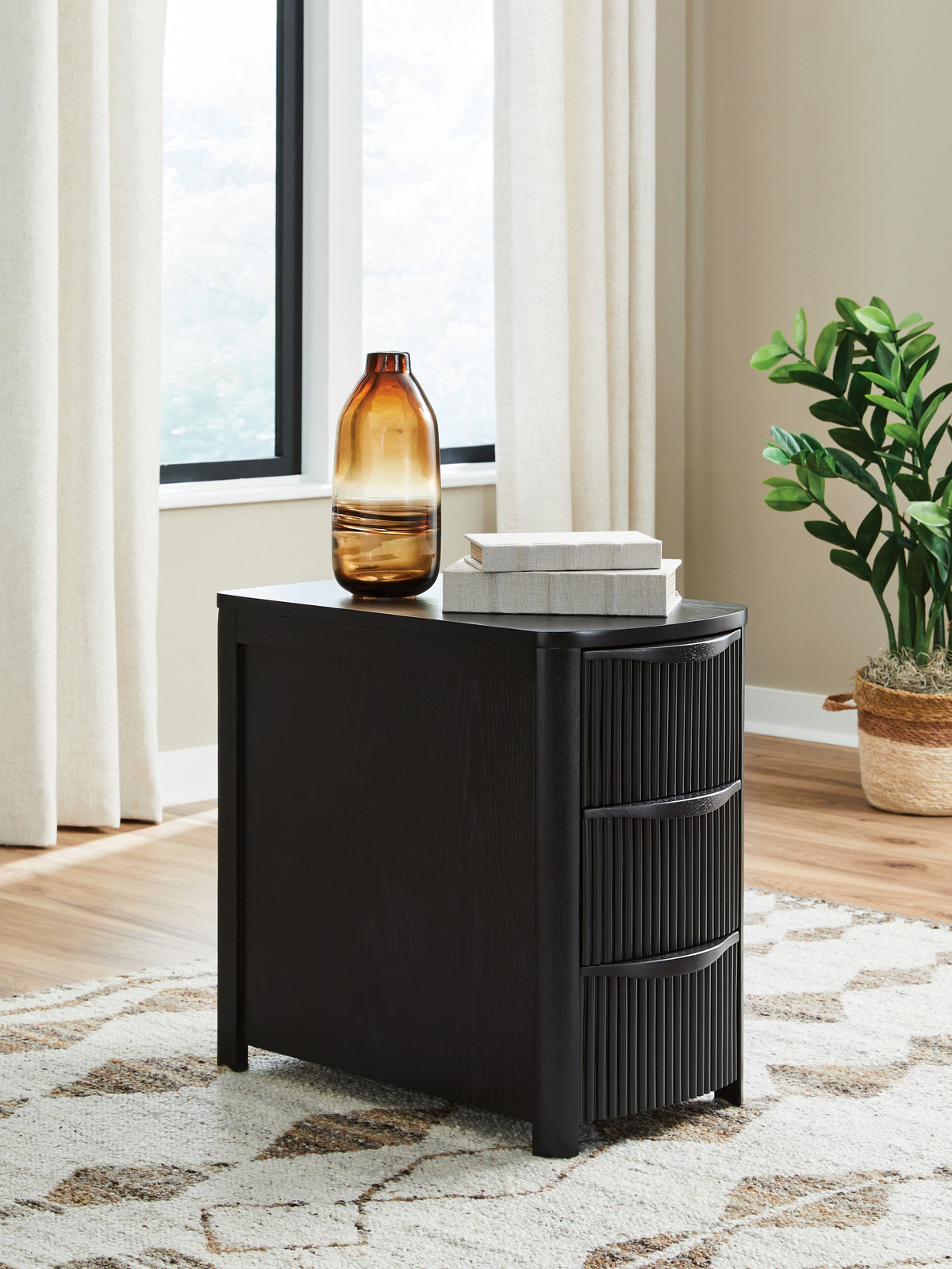 Diamond Furniture - Ashley Furniture - Camdill Chairside End Table - Chair Side End Table / Black - T208-117
