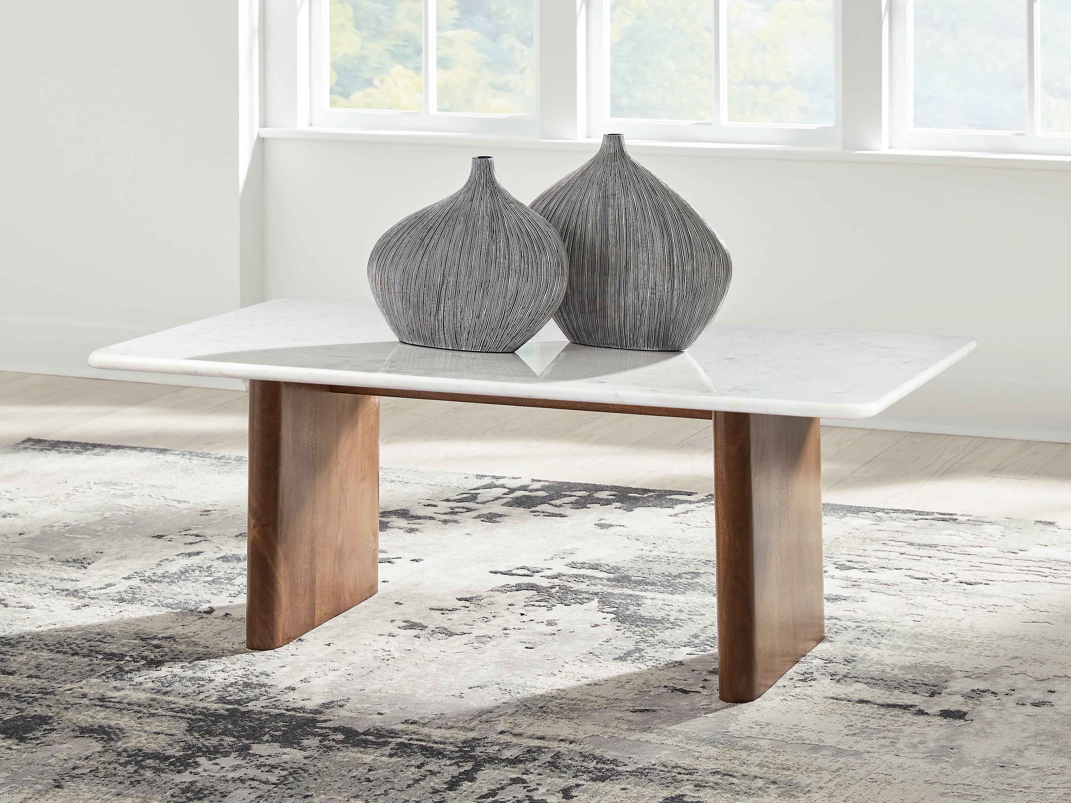 Diamond Furniture - Ashley Furniture - Isanti Coffee Table - Rectangular Cocktail Table / Light Brown/White - T662-1
