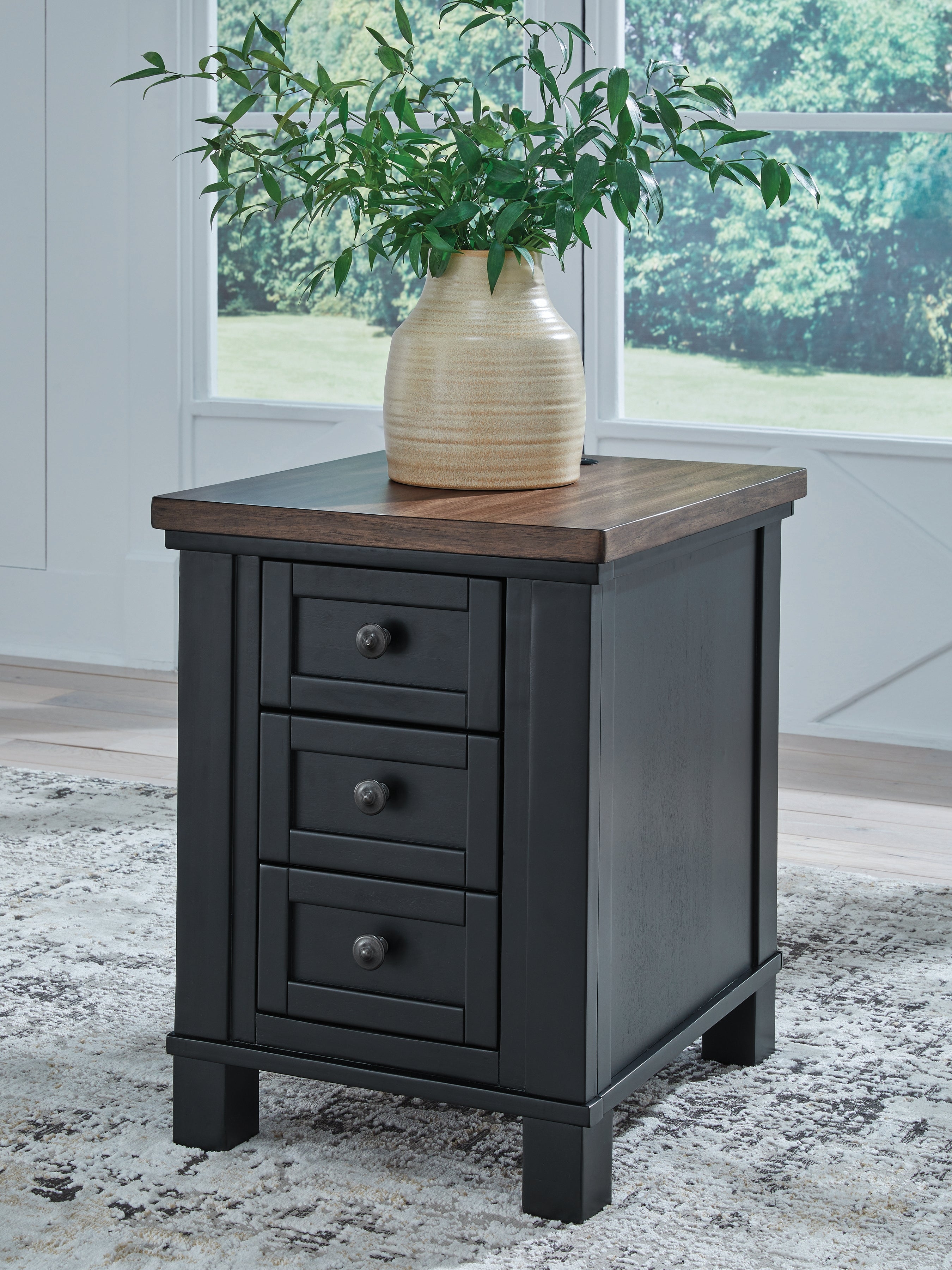 Diamond Furniture - Ashley Furniture - Wildenauer Chairside End Table - Chair Side End Table / Brown/Black - T664-7