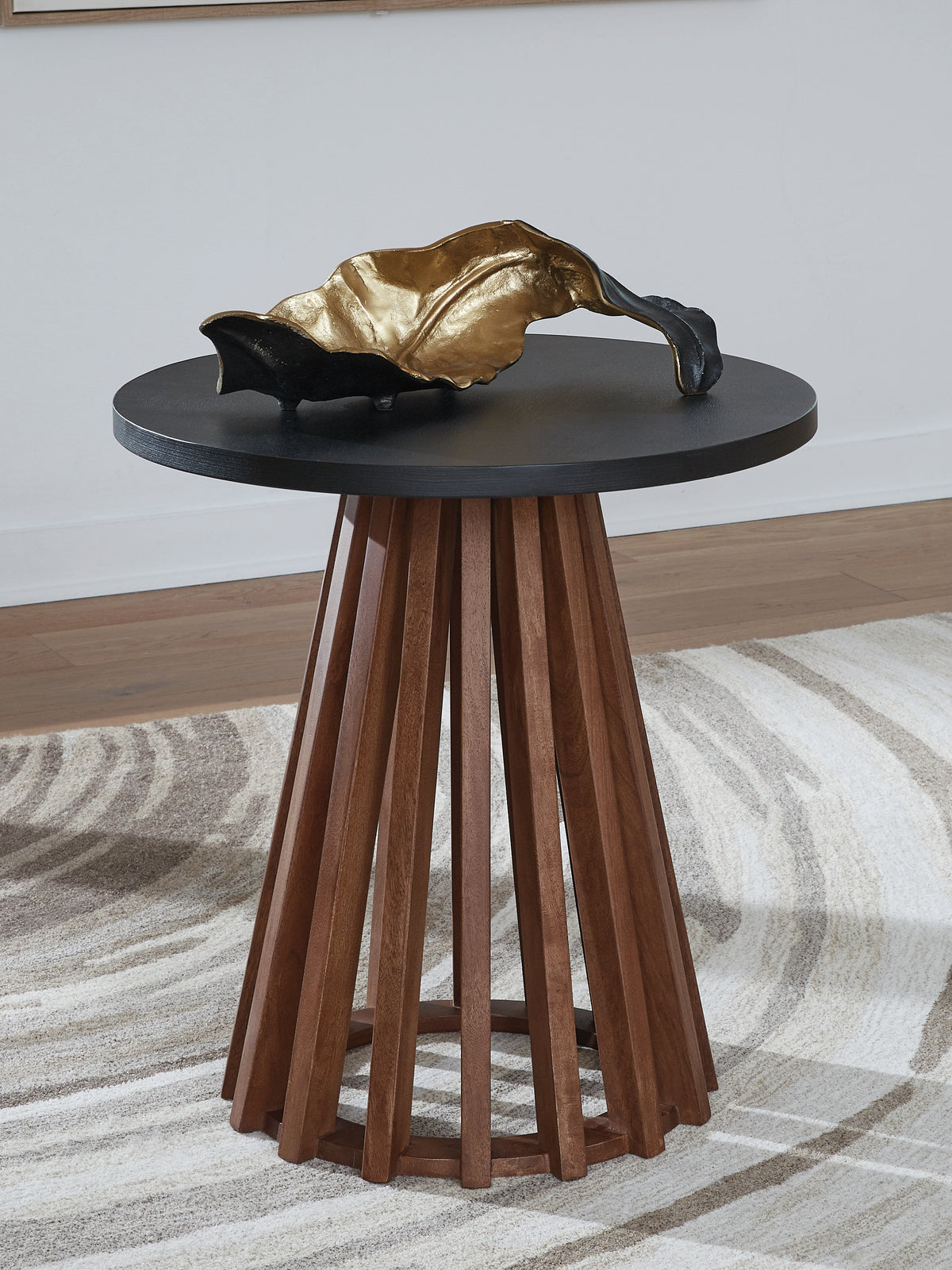 Diamond Furniture - Ashley Furniture - Kallari End Table - Round End Table / Warm Brown/Black - T737-6