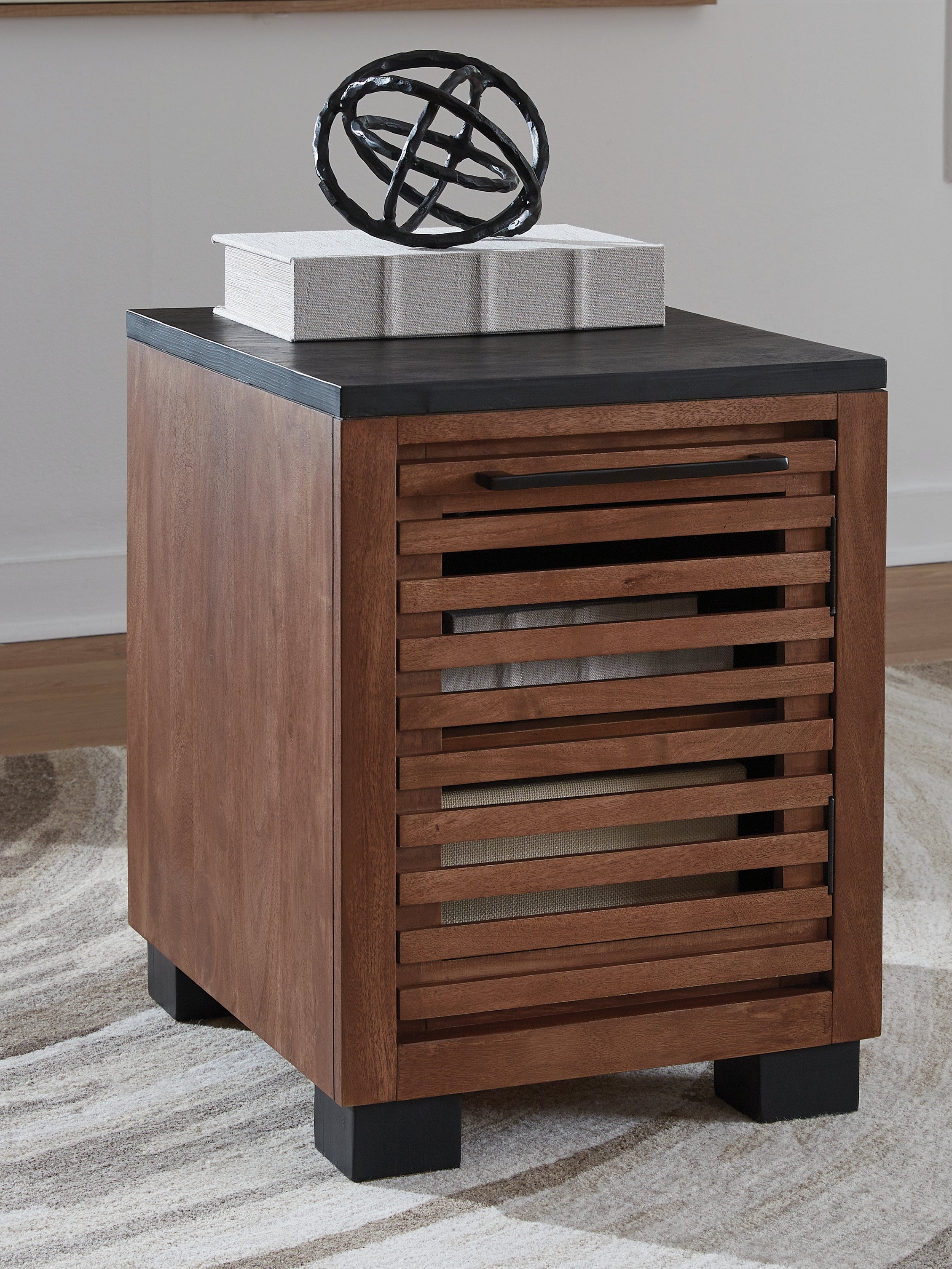 Diamond Furniture - Ashley Furniture - Kallari Chairside End Table - Chair Side End Table / Warm Brown/Black - T737-7