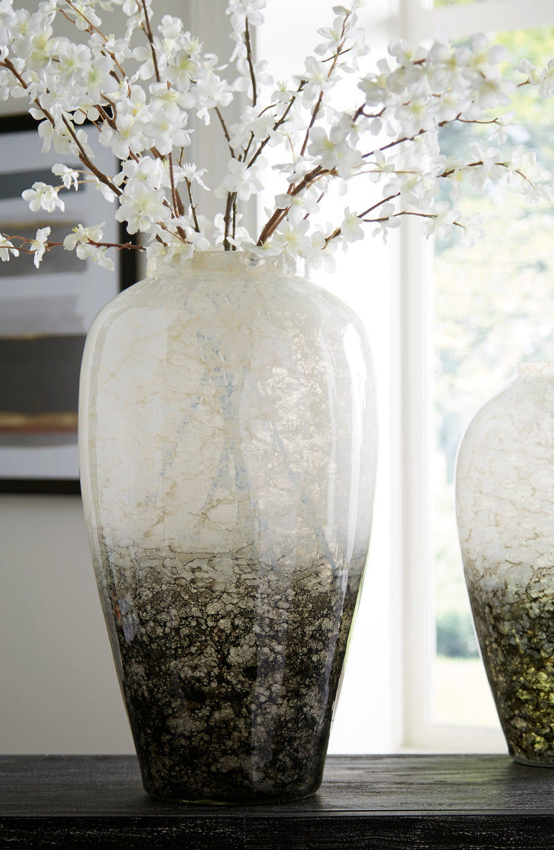 Mirielle Vase - Diamond Furniture