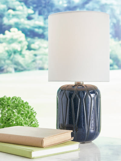 Hengrove Table Lamp - Diamond Furniture