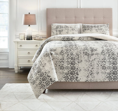 Addey Queen Comforter Set - Diamond Furniture