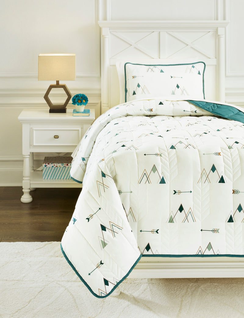 Averlett Twin Quilt Set - Diamond Furniture
