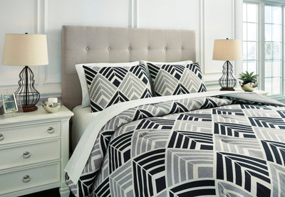 Ellowyn Queen Comforter Set - Diamond Furniture